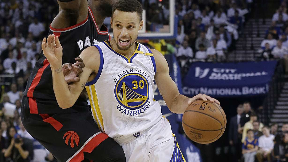 Steph Curry sneakers raise $45,201 for Oakland fire victims