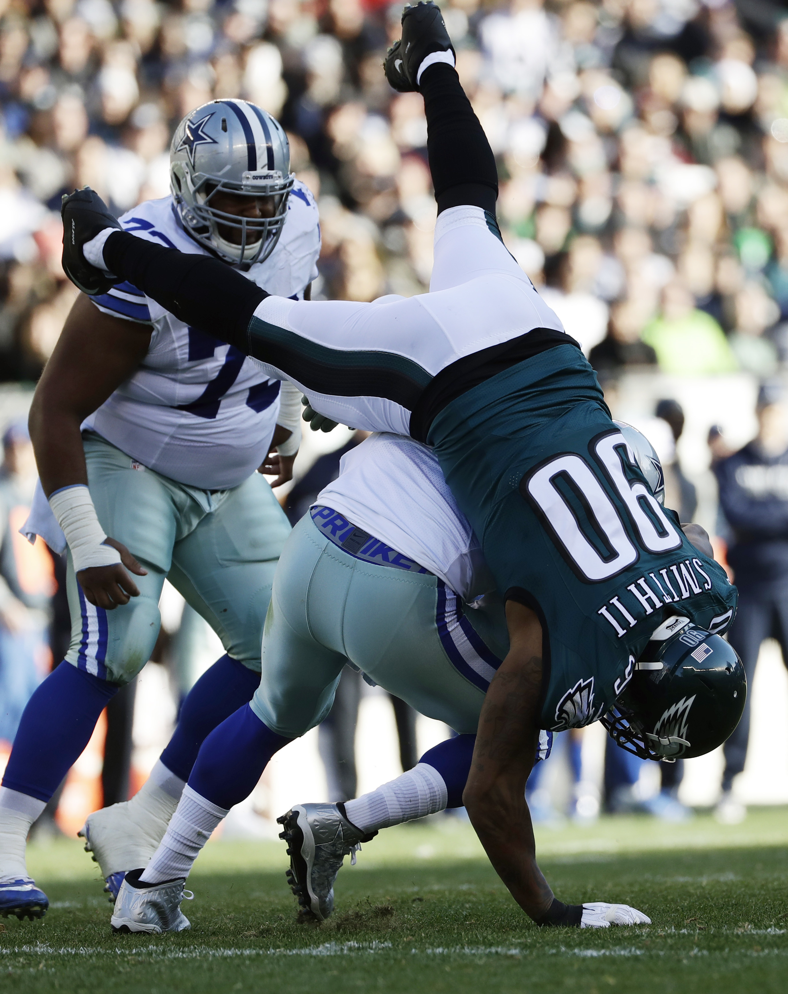 Tony Romo tosses TD pass, Cowboys lose 27-13 to Eagles