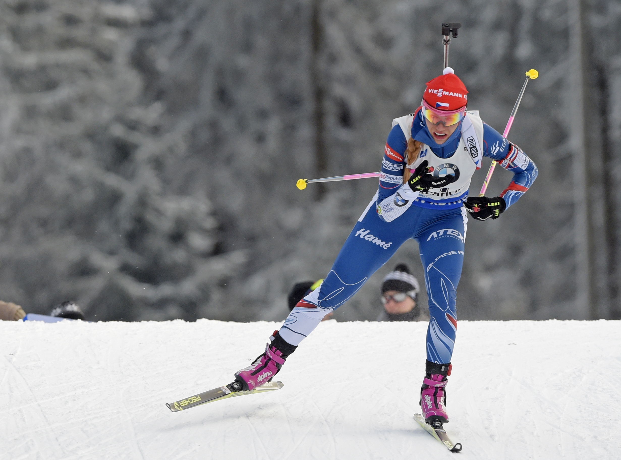 Gabriela Koukalova wins 7.5K sprint at biathlon World Cup