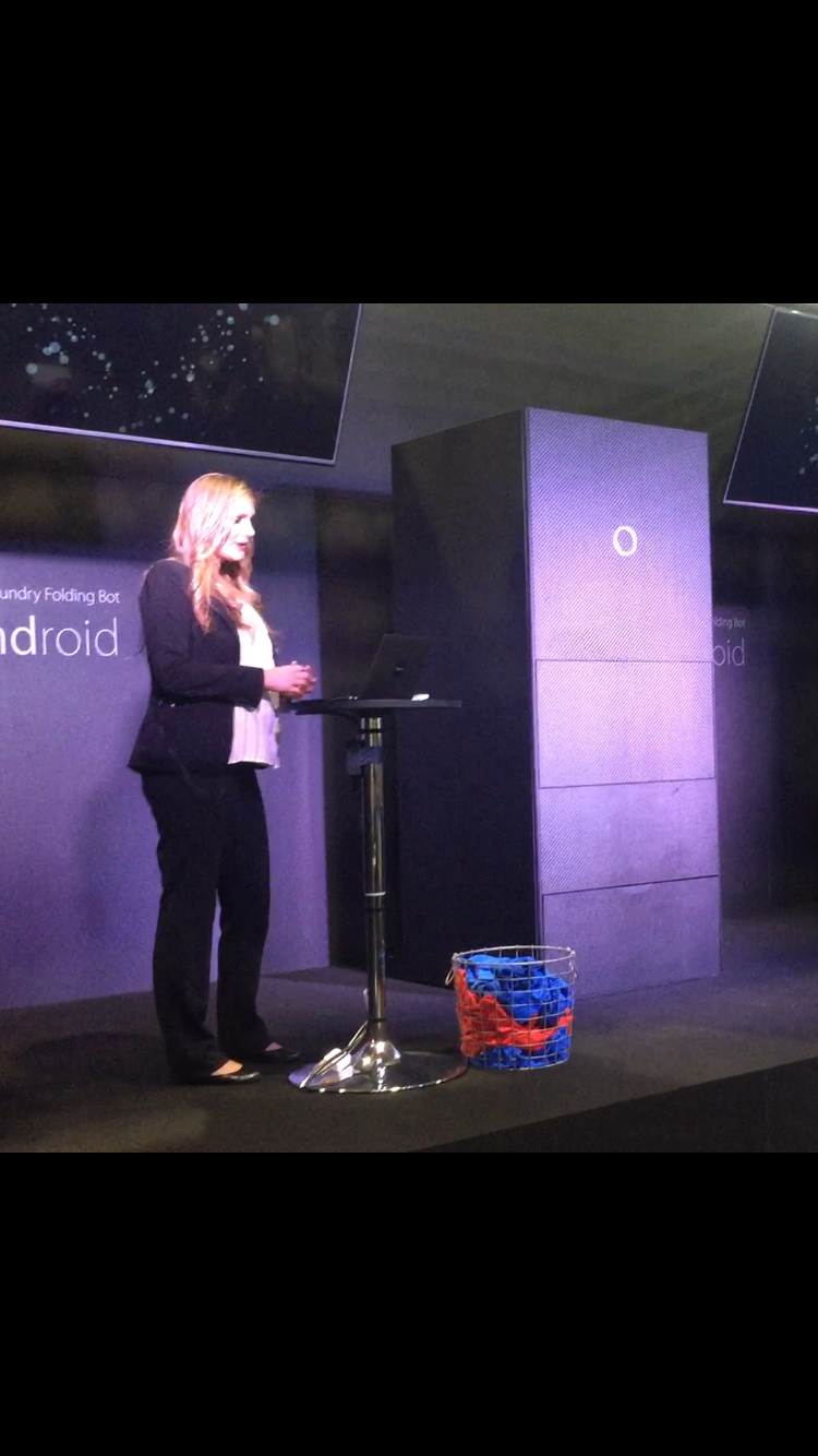 CES 2017: Robots can now fold your laundry