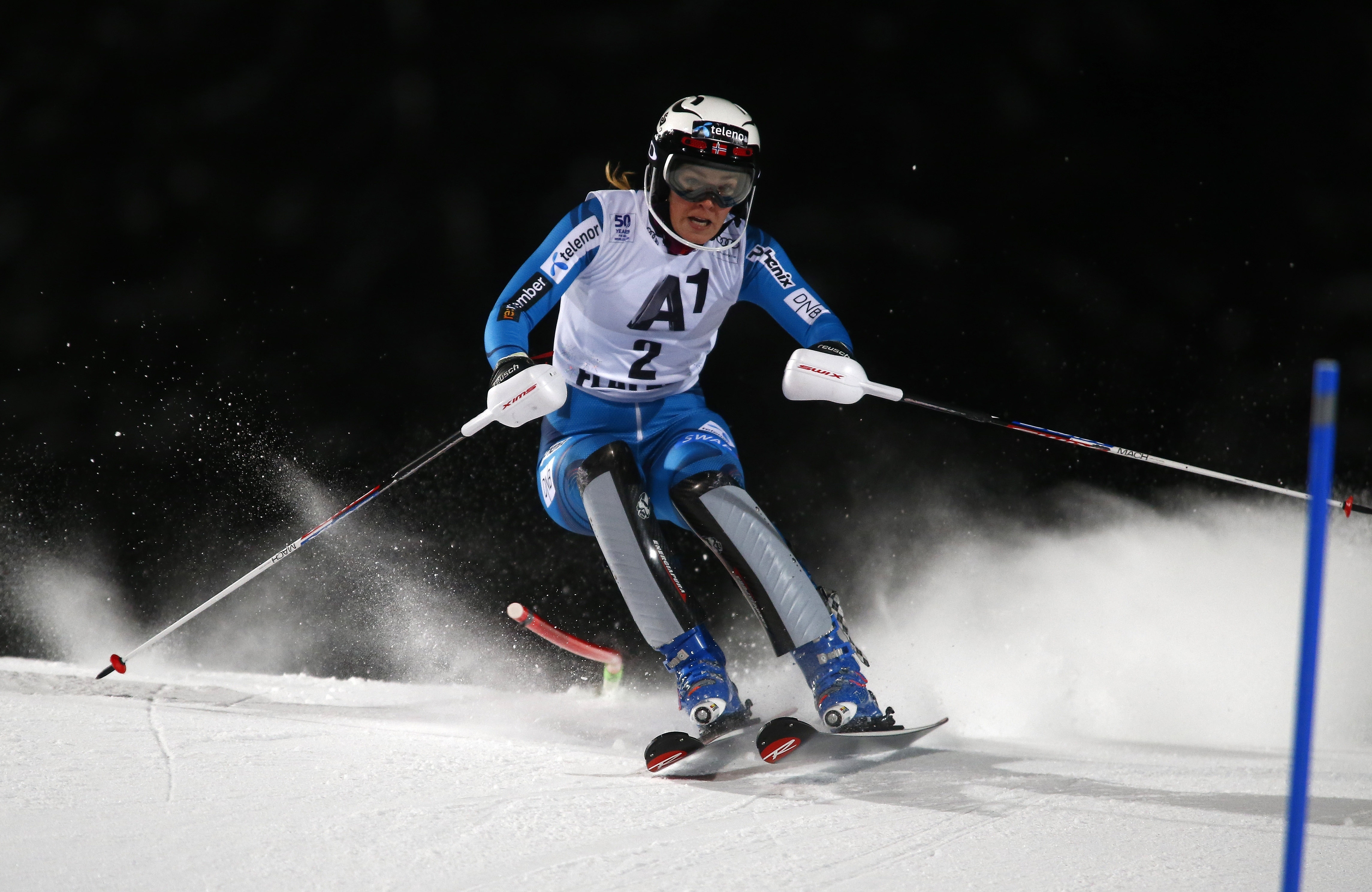 Hansdotter beats Loeseth to win World Cup slalom in Austria