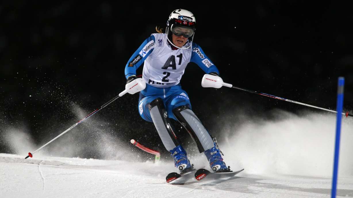Hansdotter beats Loeseth to win World Cup slalom in Austria