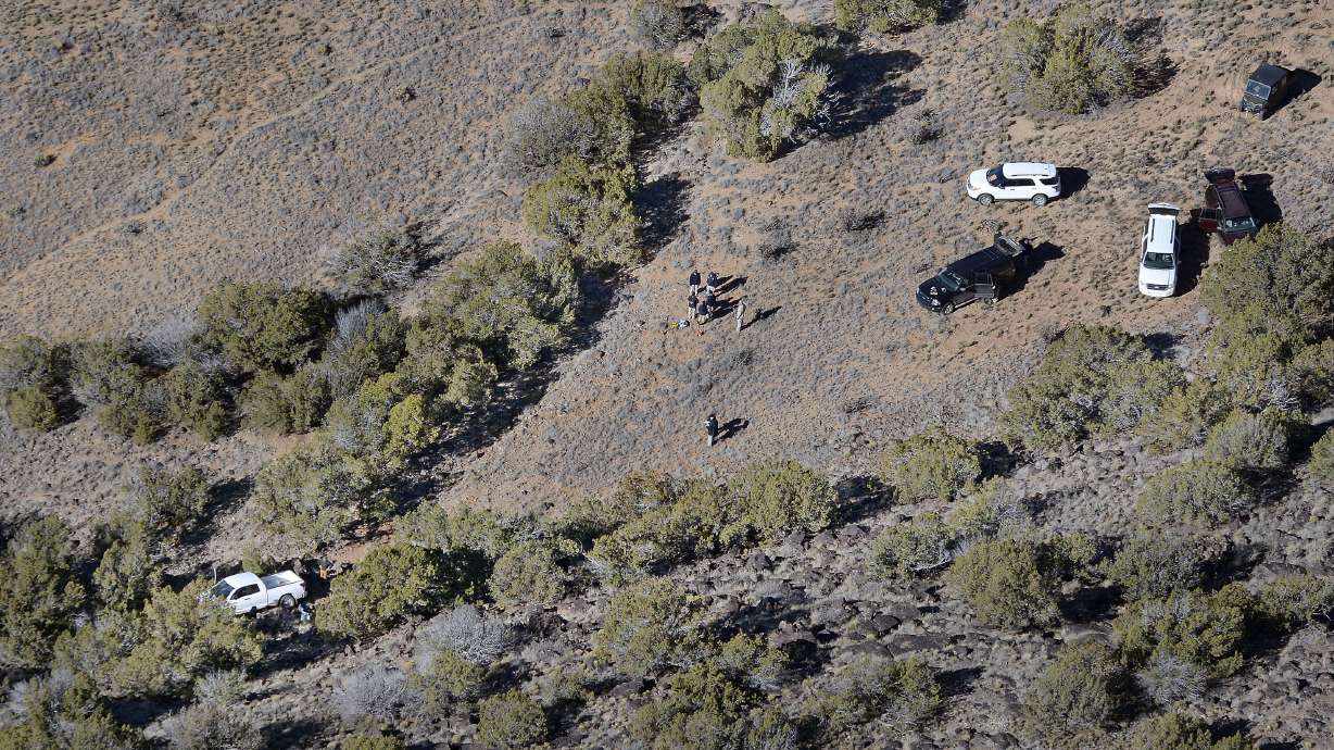 FBI awaits autopsies on 5 found dead in New Mexico
