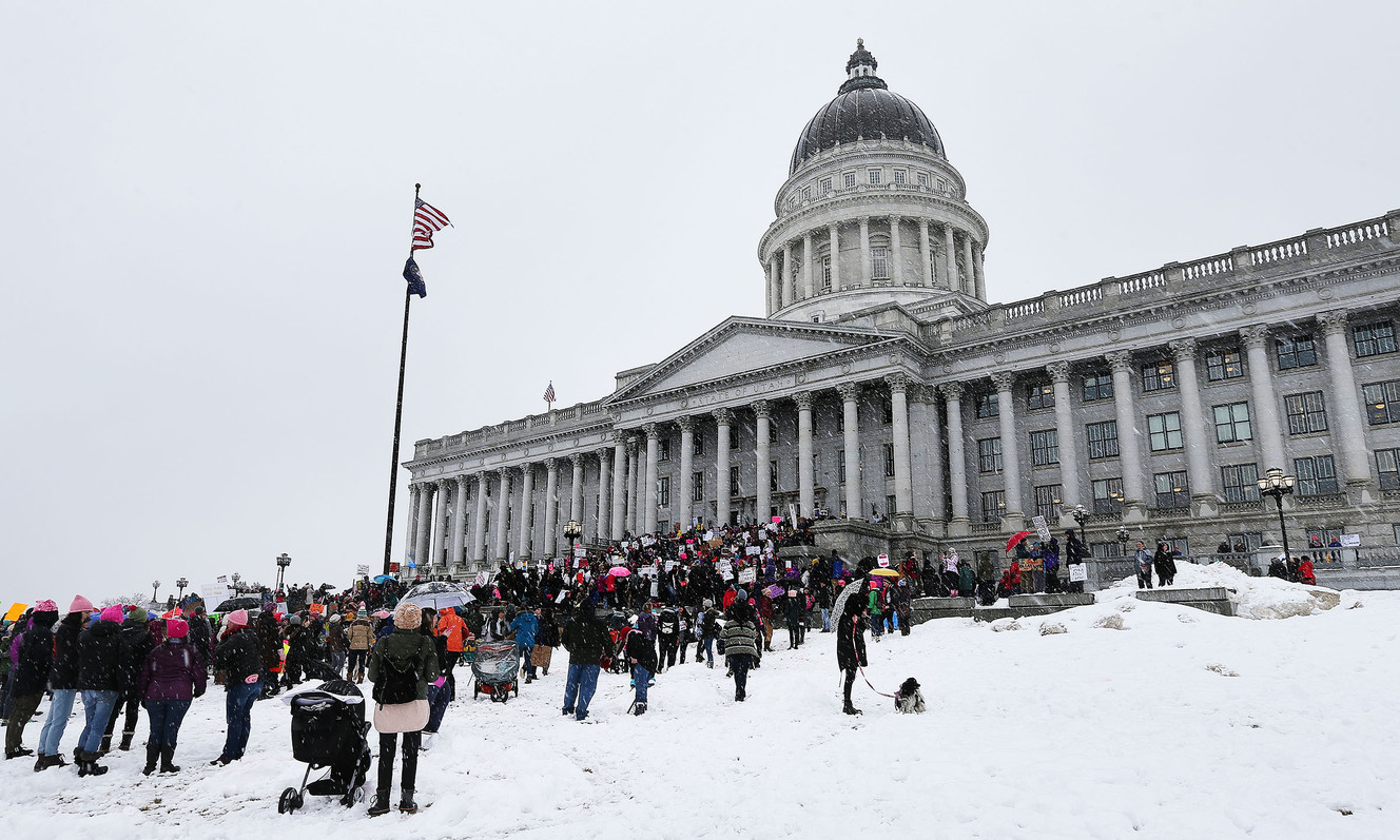 Women's March overshadows Legislature's opening day