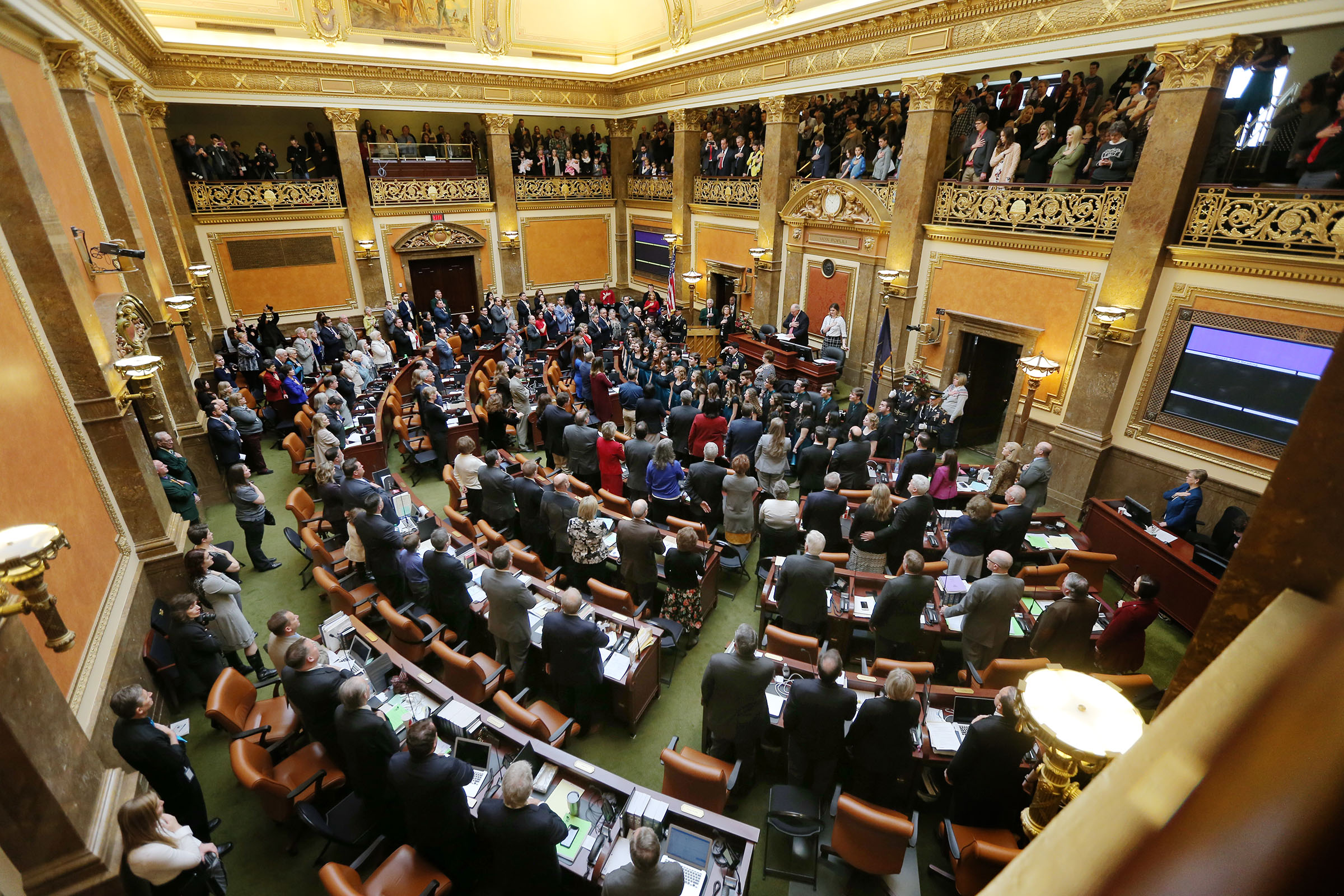 Senate panel OKs bill to block pornography on library Wi-Fi