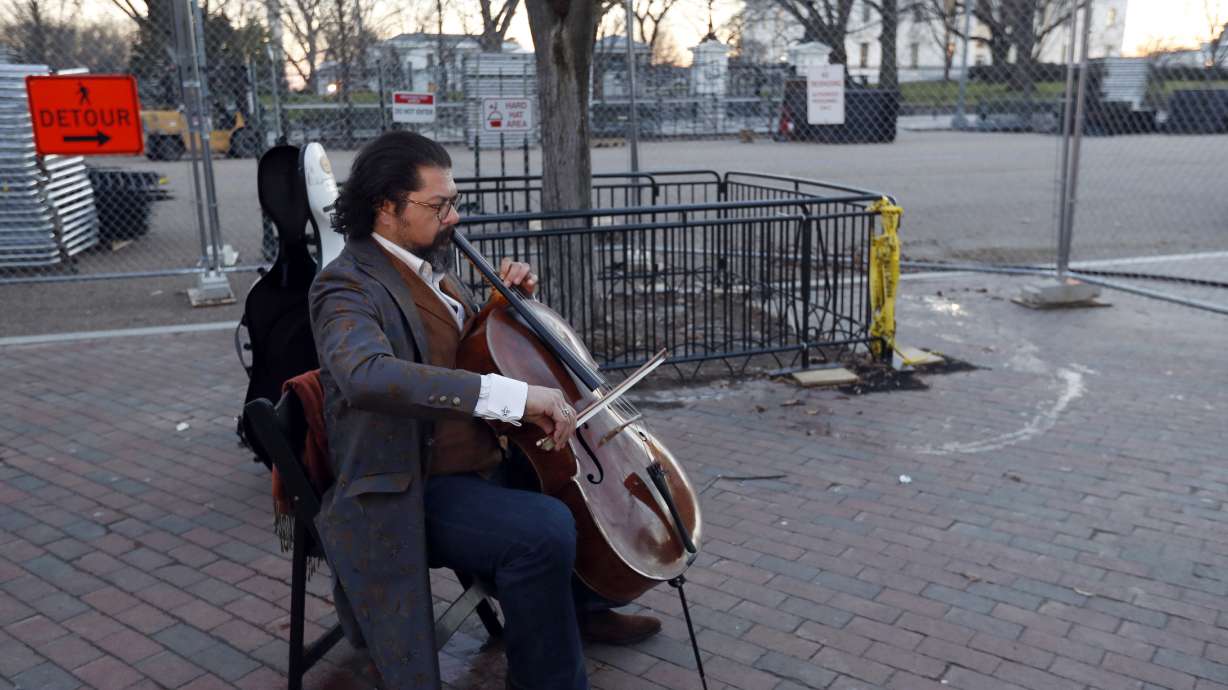 Former Baghdad conductor's music is his message for unity