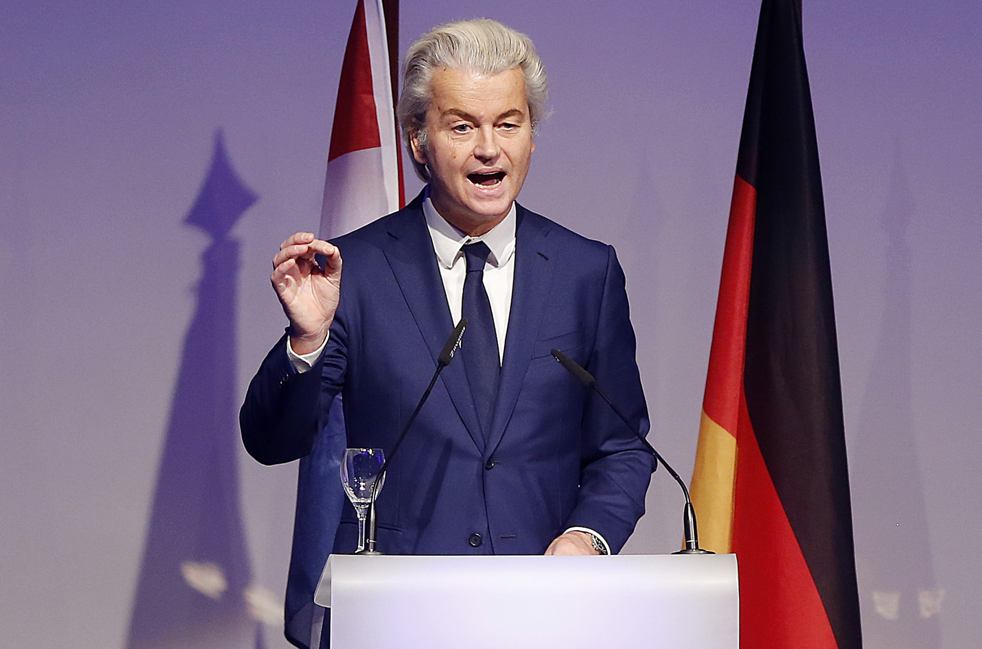 As election nears, Dutch prime minister is under pressure
