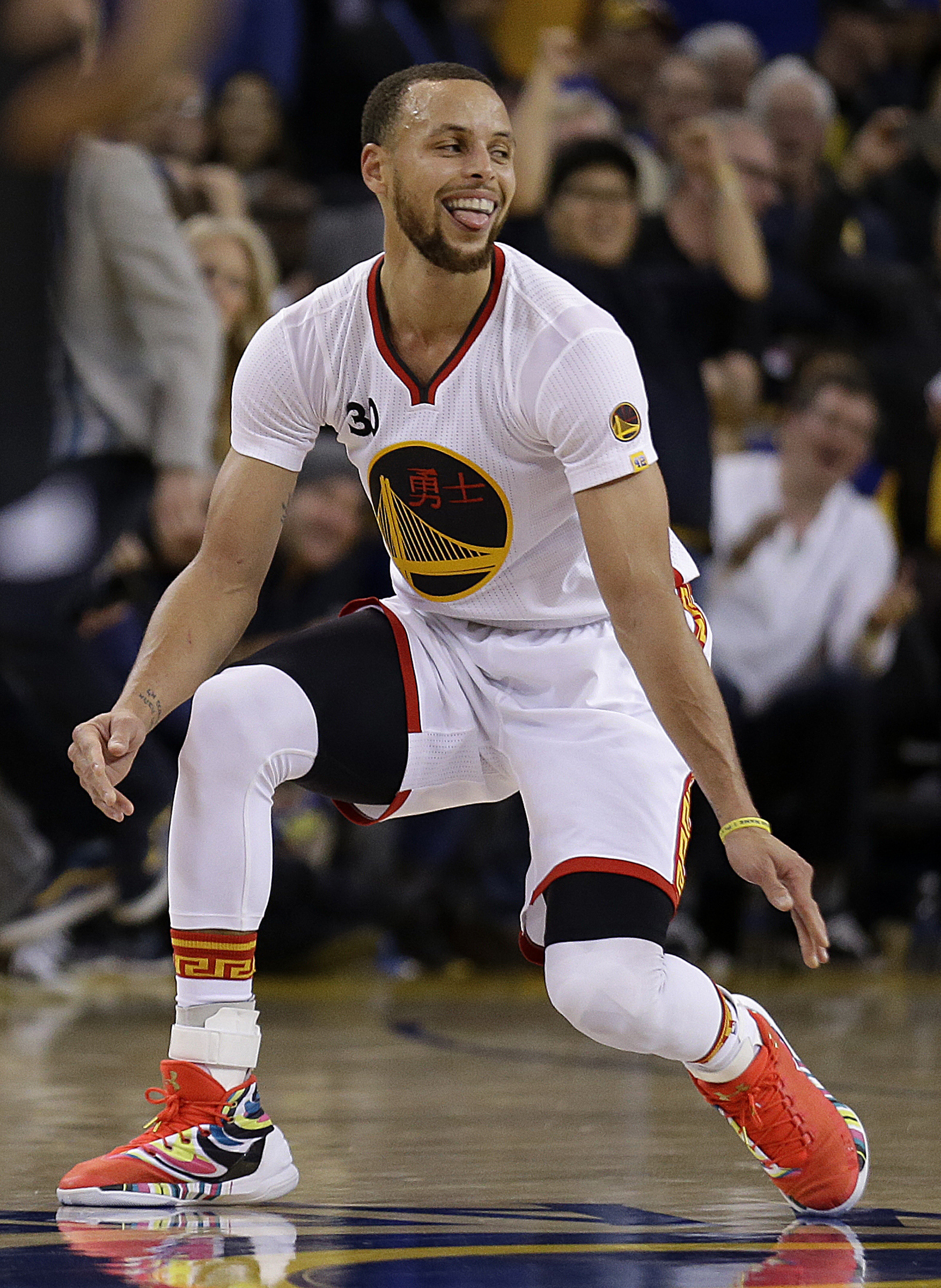 Golden State's Curry out with stomach flu against Blazers