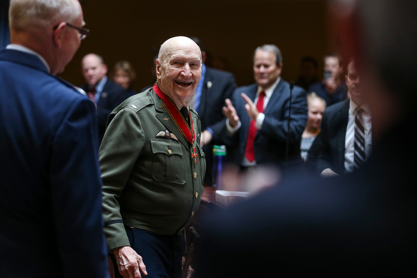 Utah Senate honors 'Candy Bomber' for lifetime of service