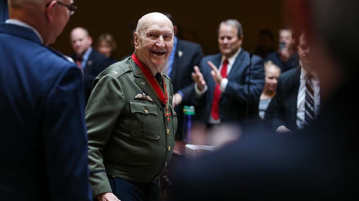 Utah Senate honors 'Candy Bomber' for lifetime of service