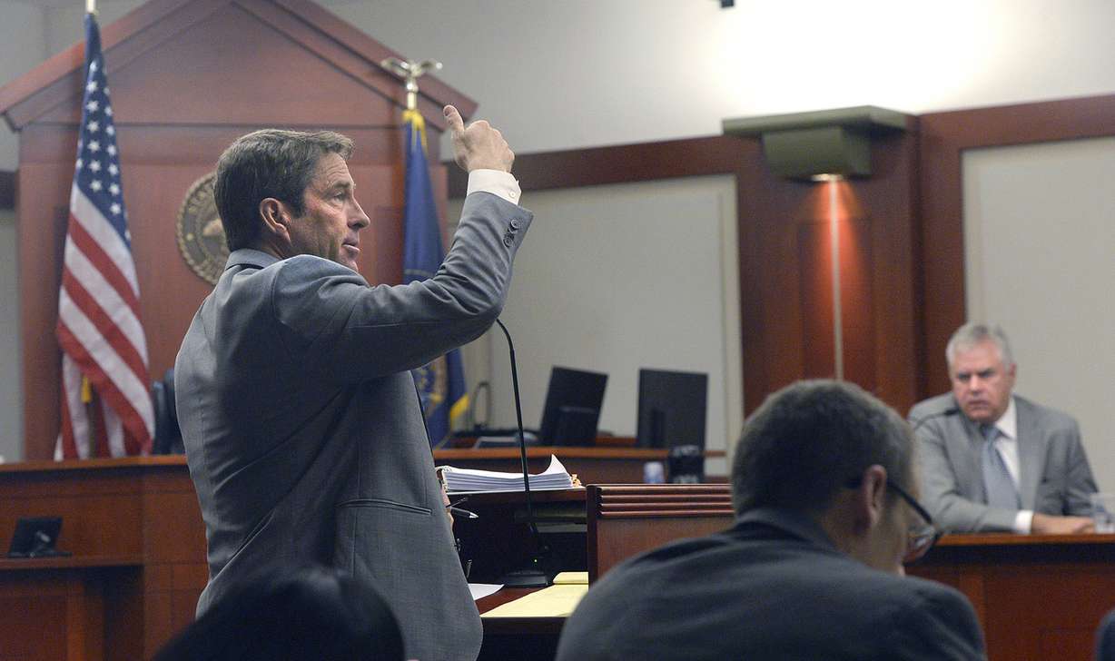 Defense Attorney Scott Williams, left, questions Paul Nelson, a friend of Marc Sessions Jenson, during former Utah Attorney General John Swallow's trial at the Matheson Courthouse in Salt Lake City on Tuesday, Feb. 14, 2017. (Photo: Al Hartmann)
