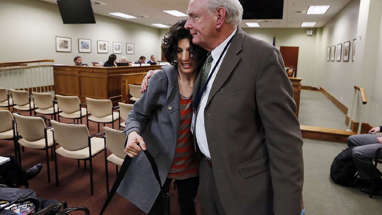 Bill raising minimum wage in Utah to $10.25 an hour held by committee