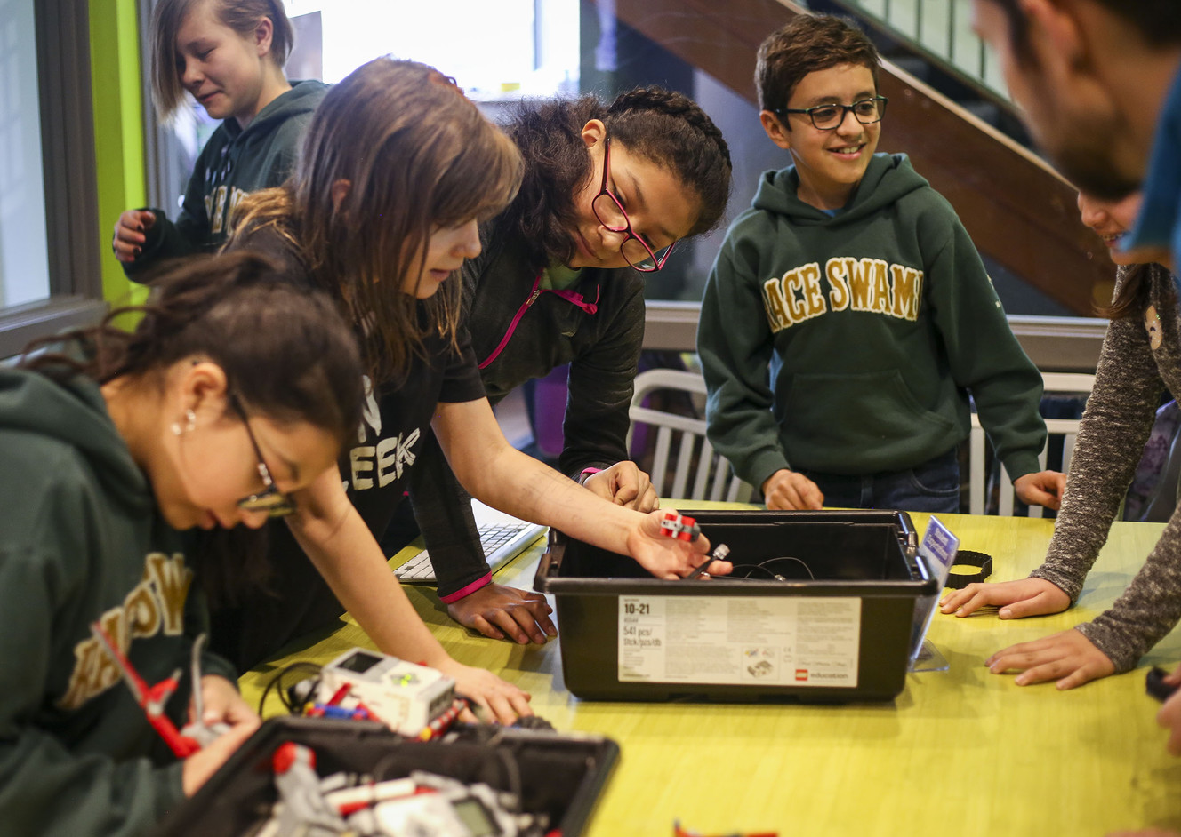 Students build robots out of Lego blocks during a Lego Camp at Zaniac Learning in Salt Lake City on Monday, Feb. 20, 2017. (Photo: Nicole Boliaux, Deseret News)