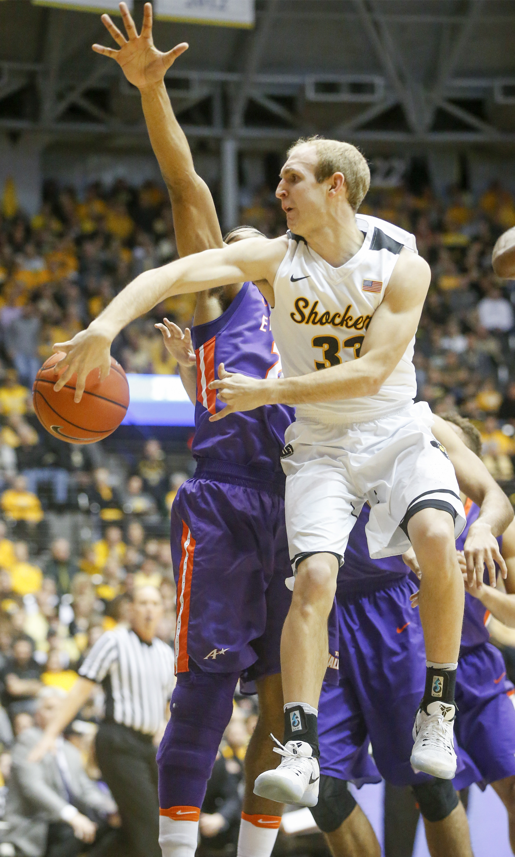 No. 25 Wichita State rolls right through Evansville, 109-83