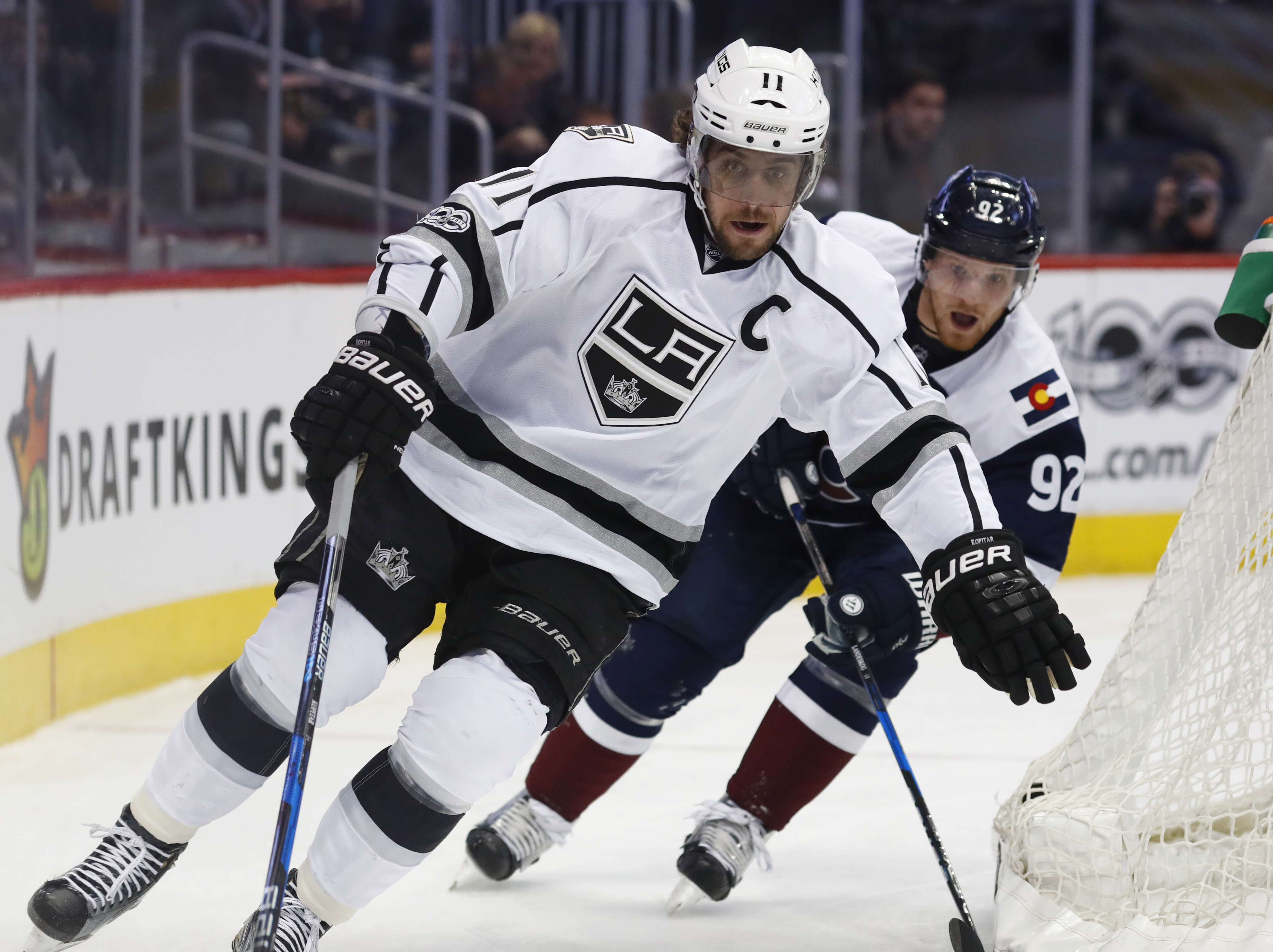 Kings top Avs, Sutter ties Murray for most wins as LA coach