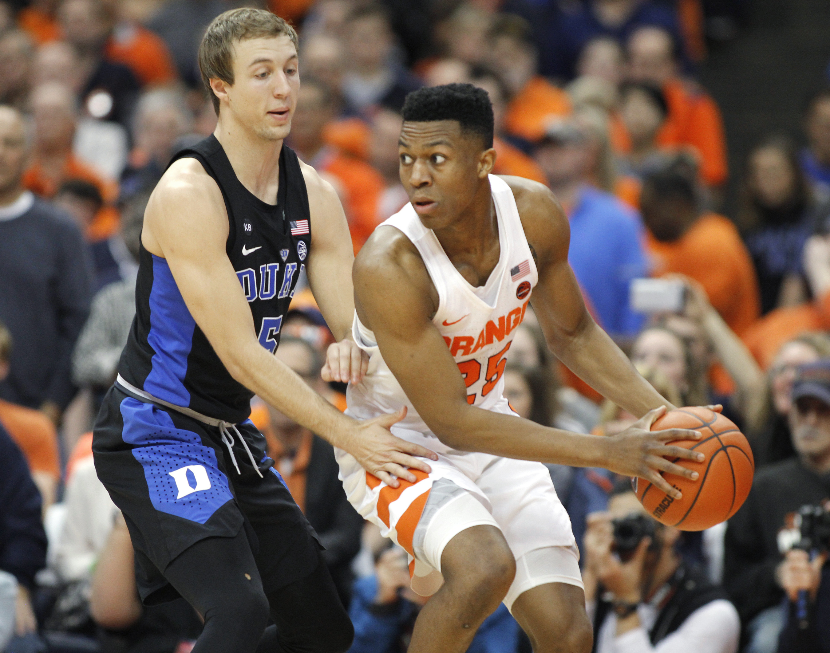 Gillon's 3 at buzzer lifts Syracuse past No. 10 Duke 78-75
