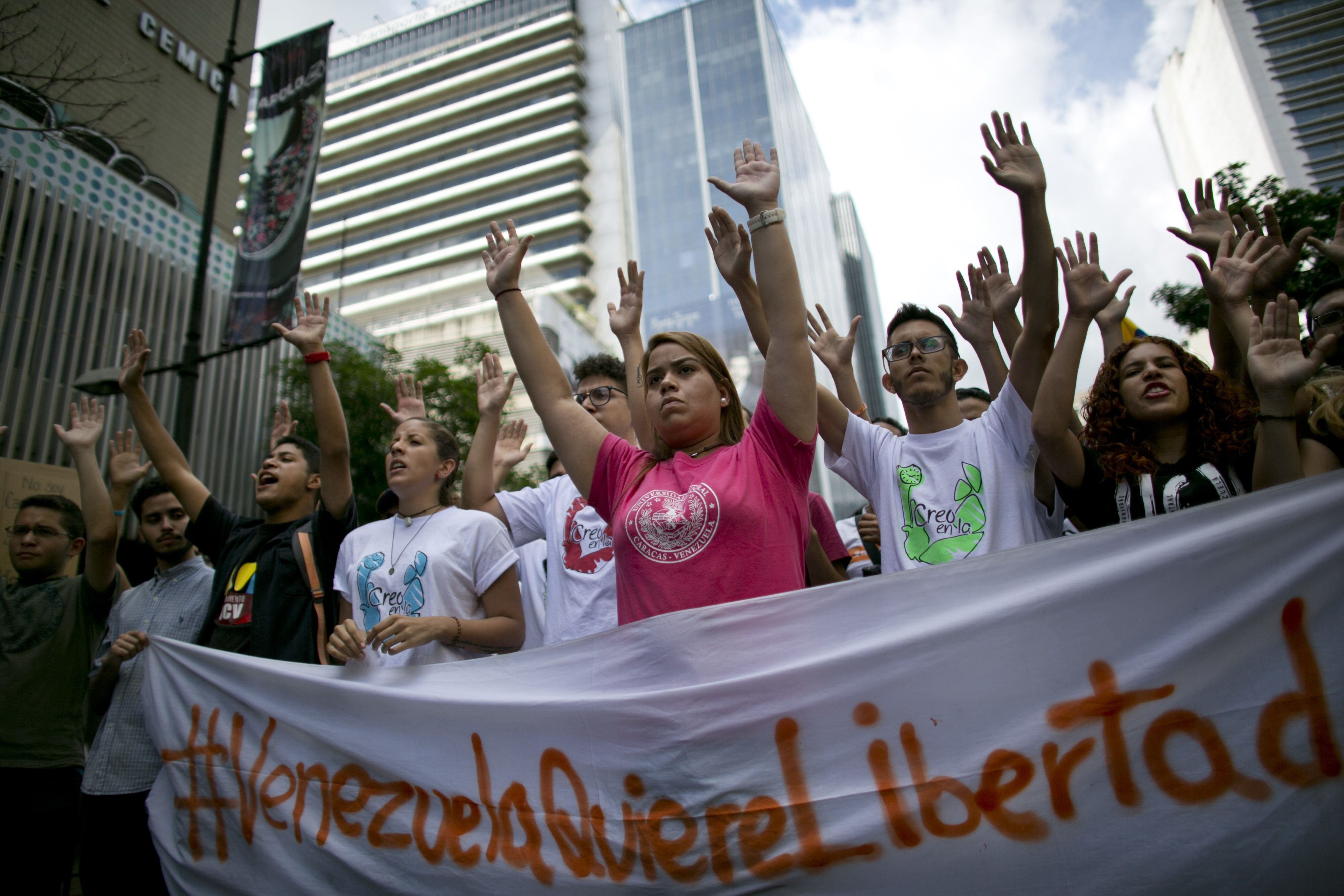 AP Analysis: In Venezuela, short on food, short of hope