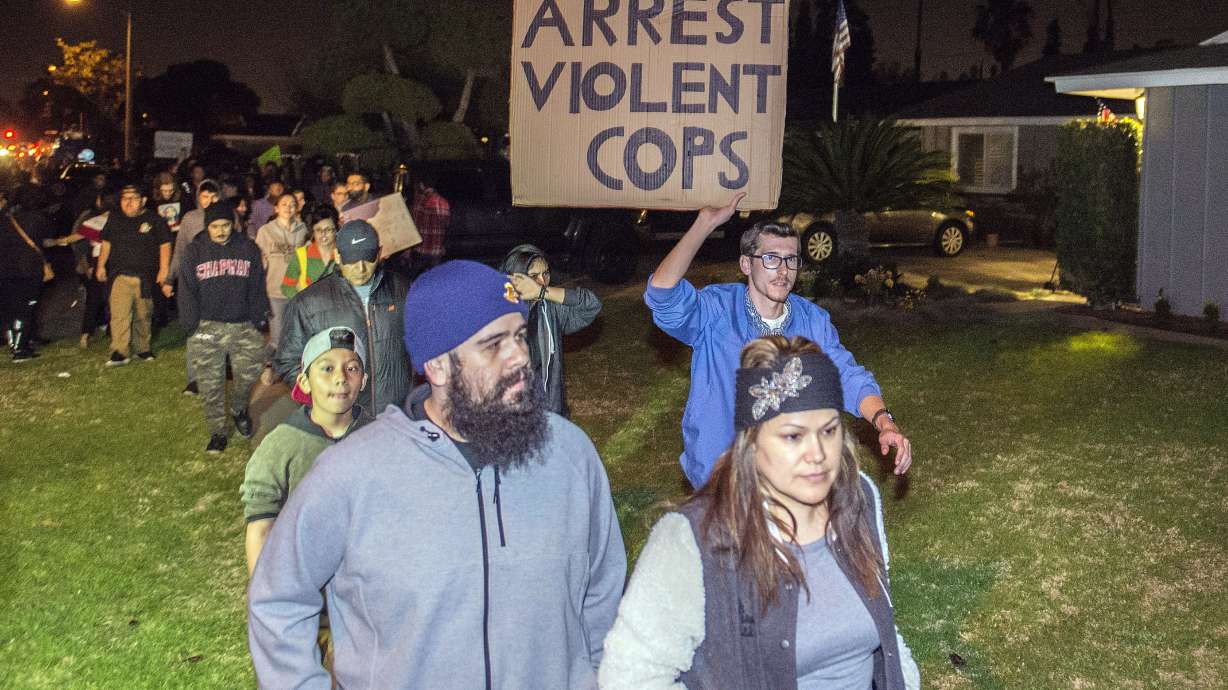 Mayor 'deeply disturbed' over incident between cop and teen