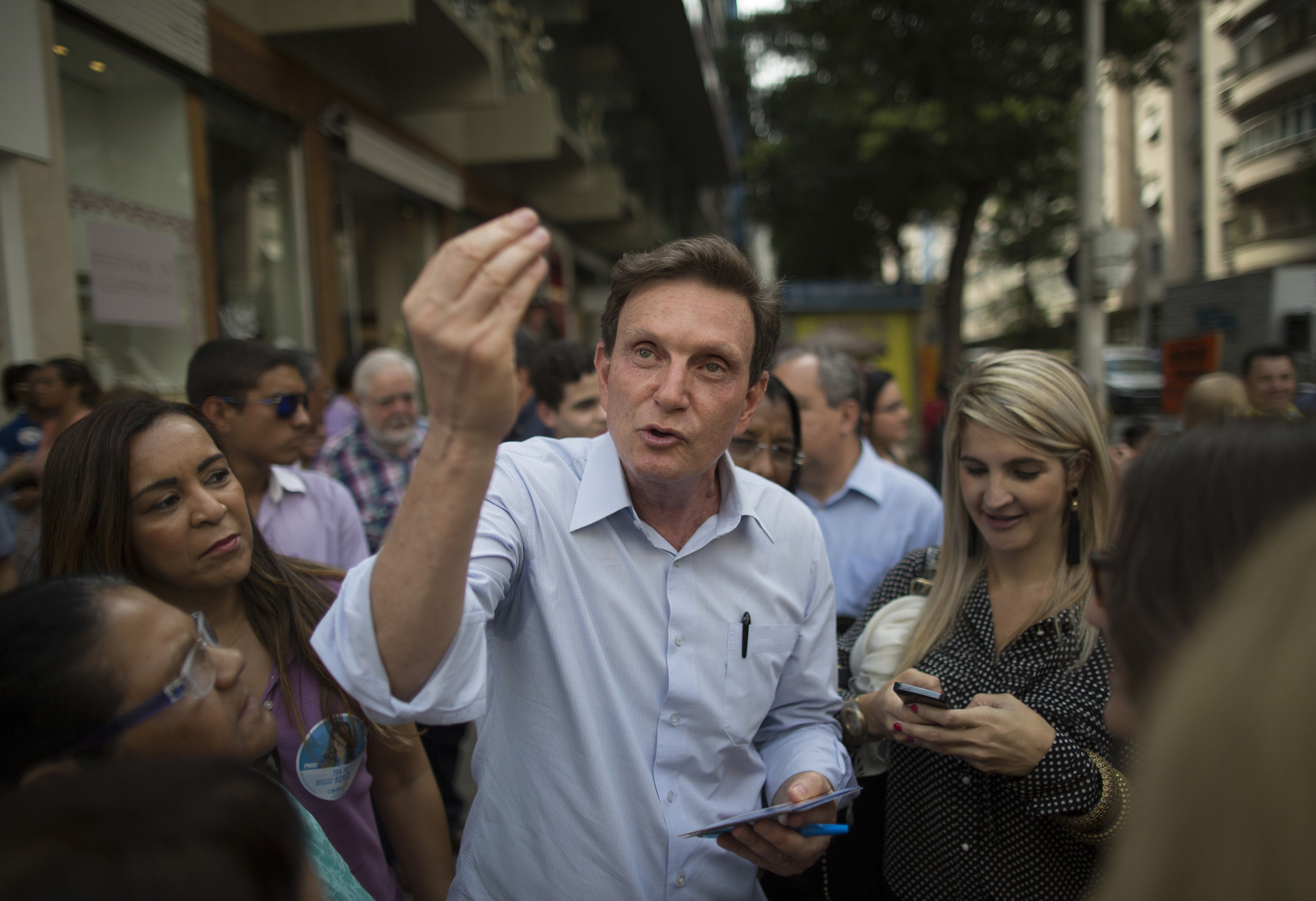 Brazil's sexy Carnival puts Pentecostal mayor in tight spot