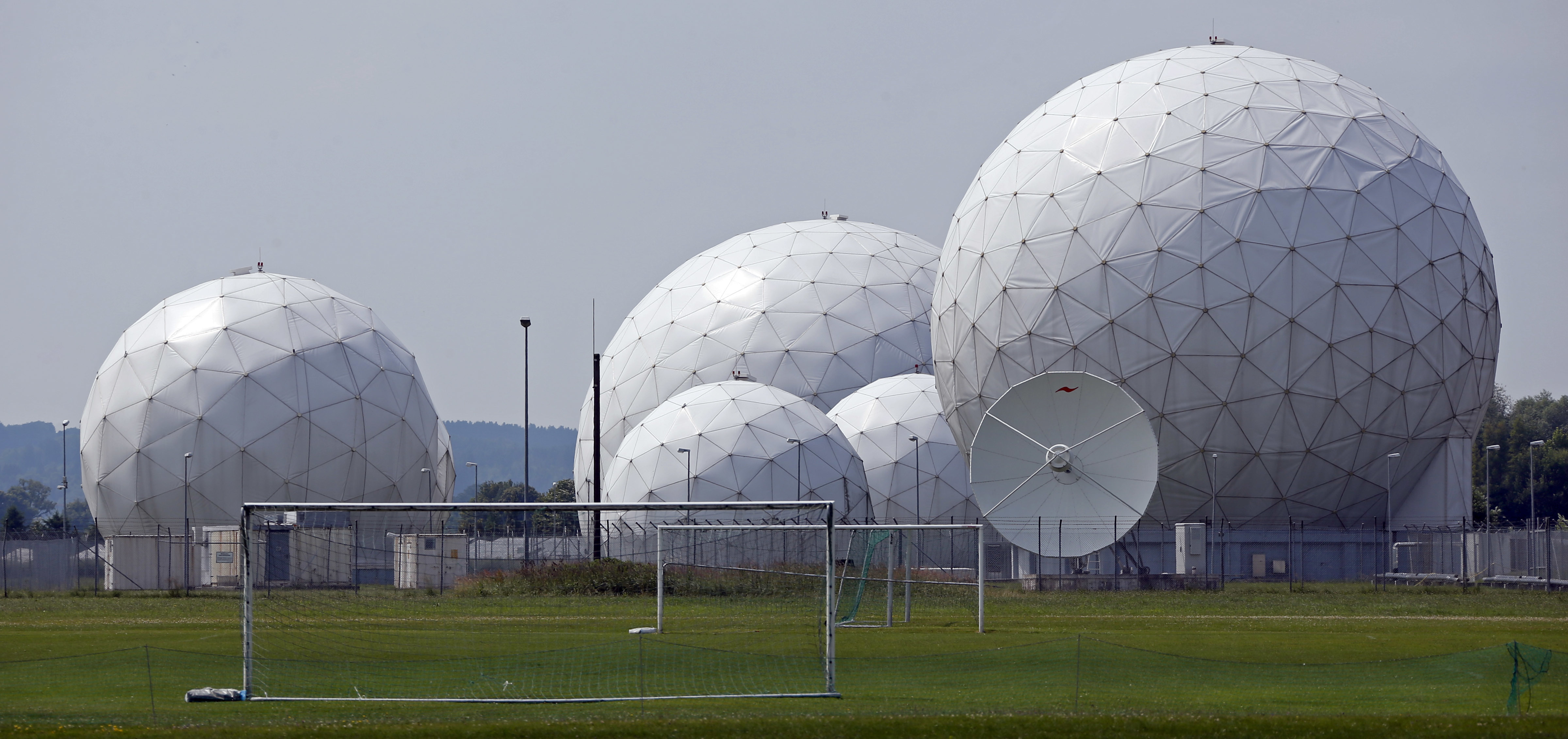 Report: German spy agency targets foreign reporters' phones