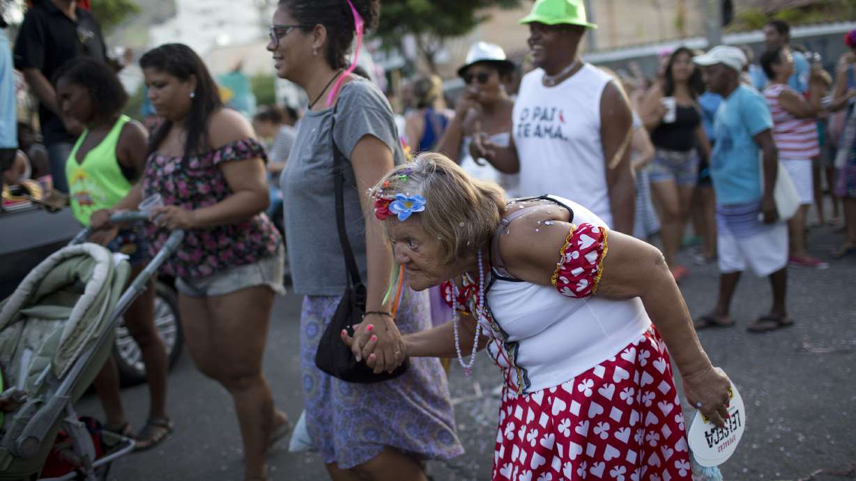 Brazil's Carnival begins with parades, parties but no mayor