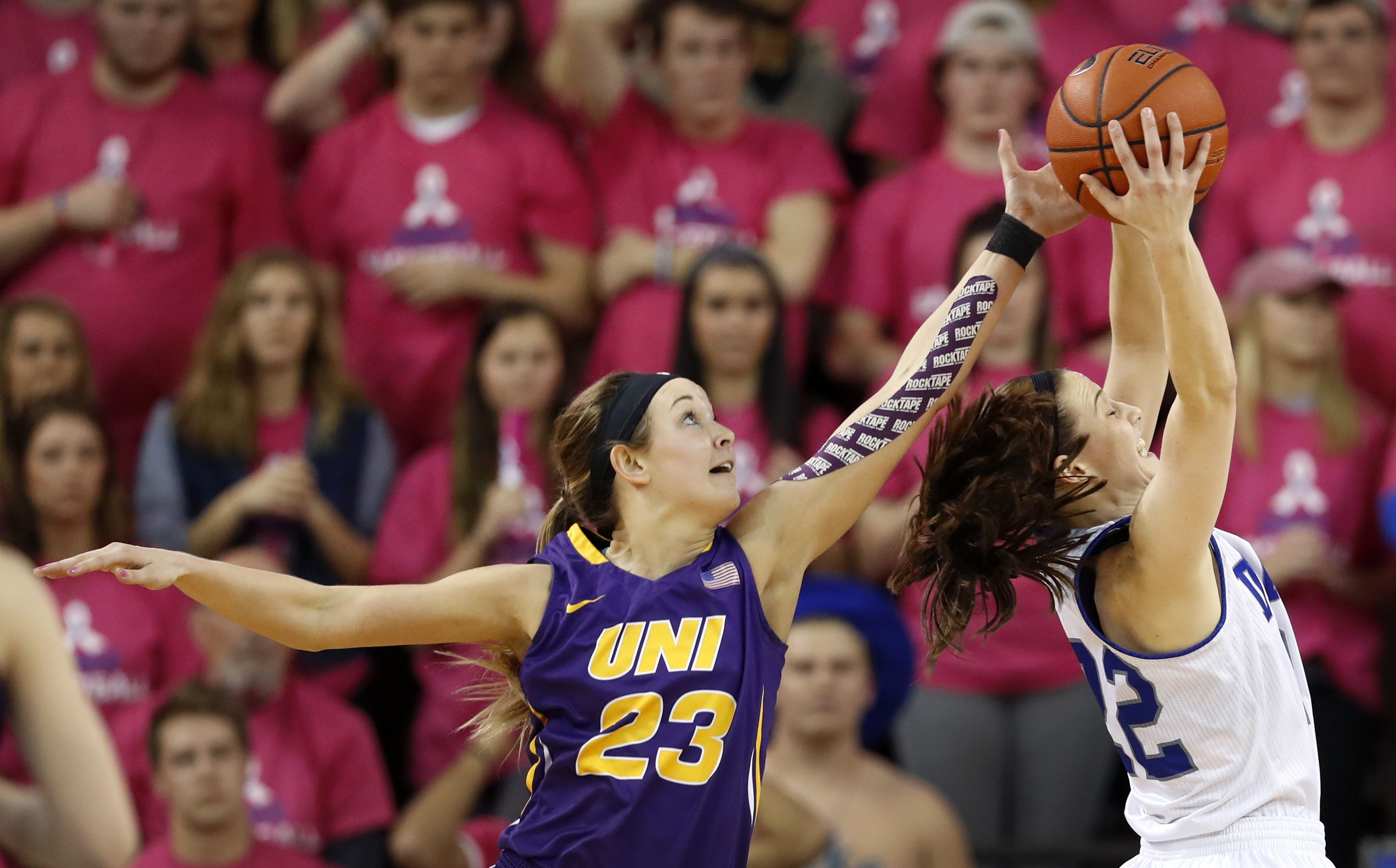 No. 21 Drake women win record 17th straight, clinch title