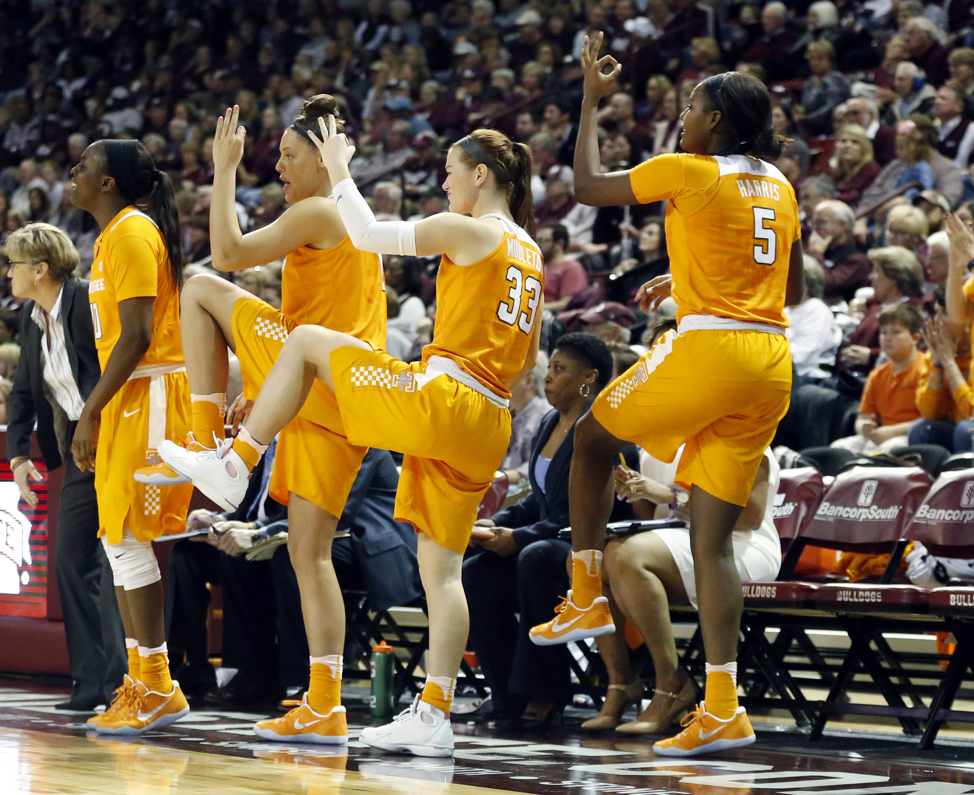 Tennessee earns lopsided 82-64 win over No. 3 Mississippi St