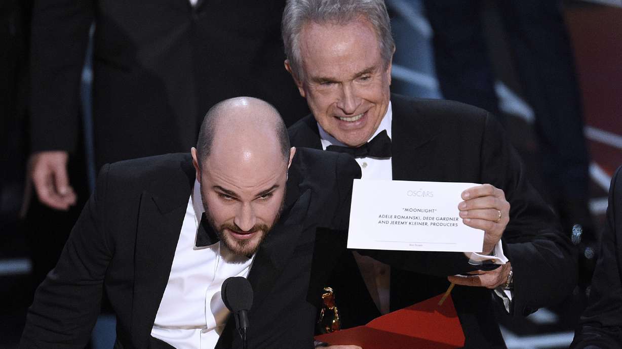 Oscar envelopes explained: How presenters get winning names