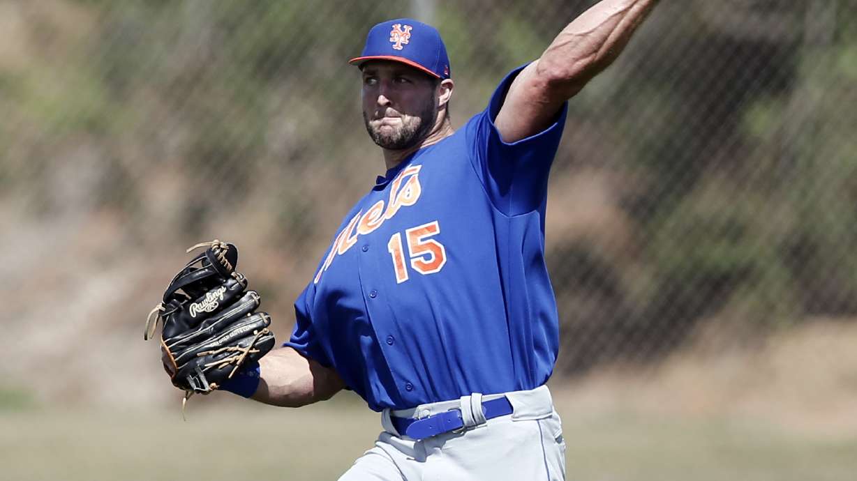 Tebow learns from Jacksonville neighbor Daniel Murphy