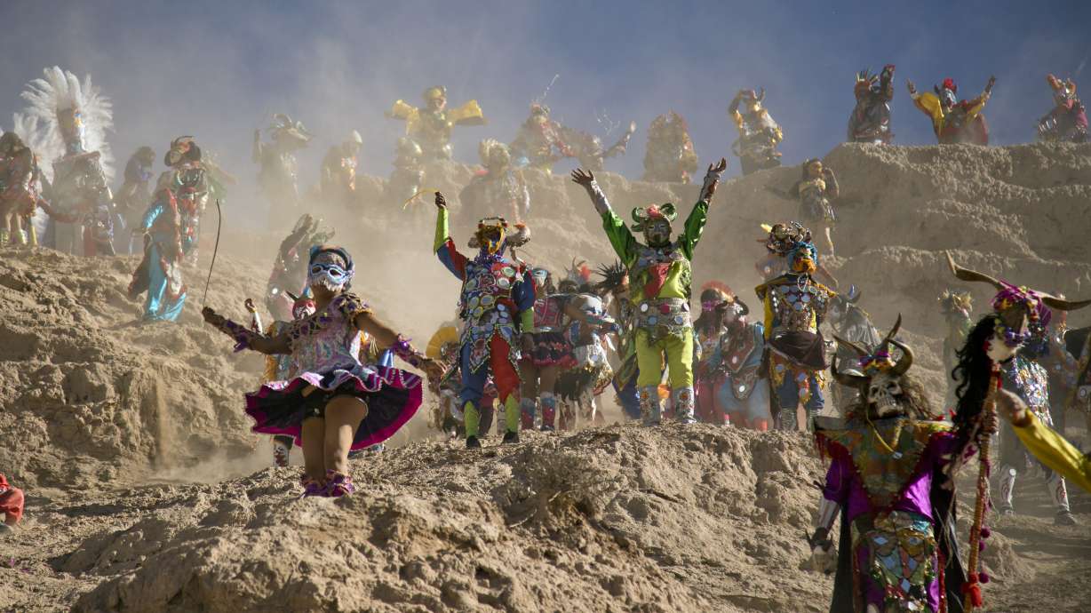 Dancers dress as devil in popular Argentina carnival