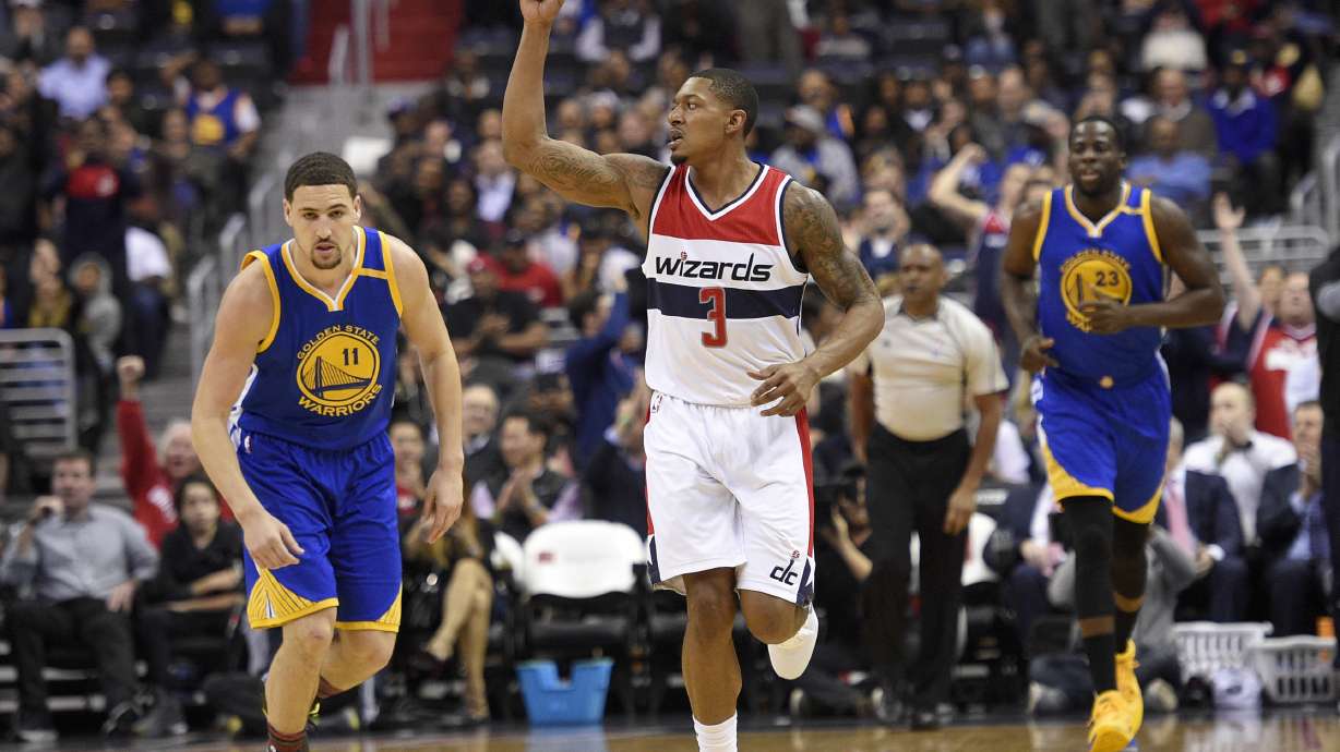 Warriors lose Durant to injury, lose game to Wizards 112-108
