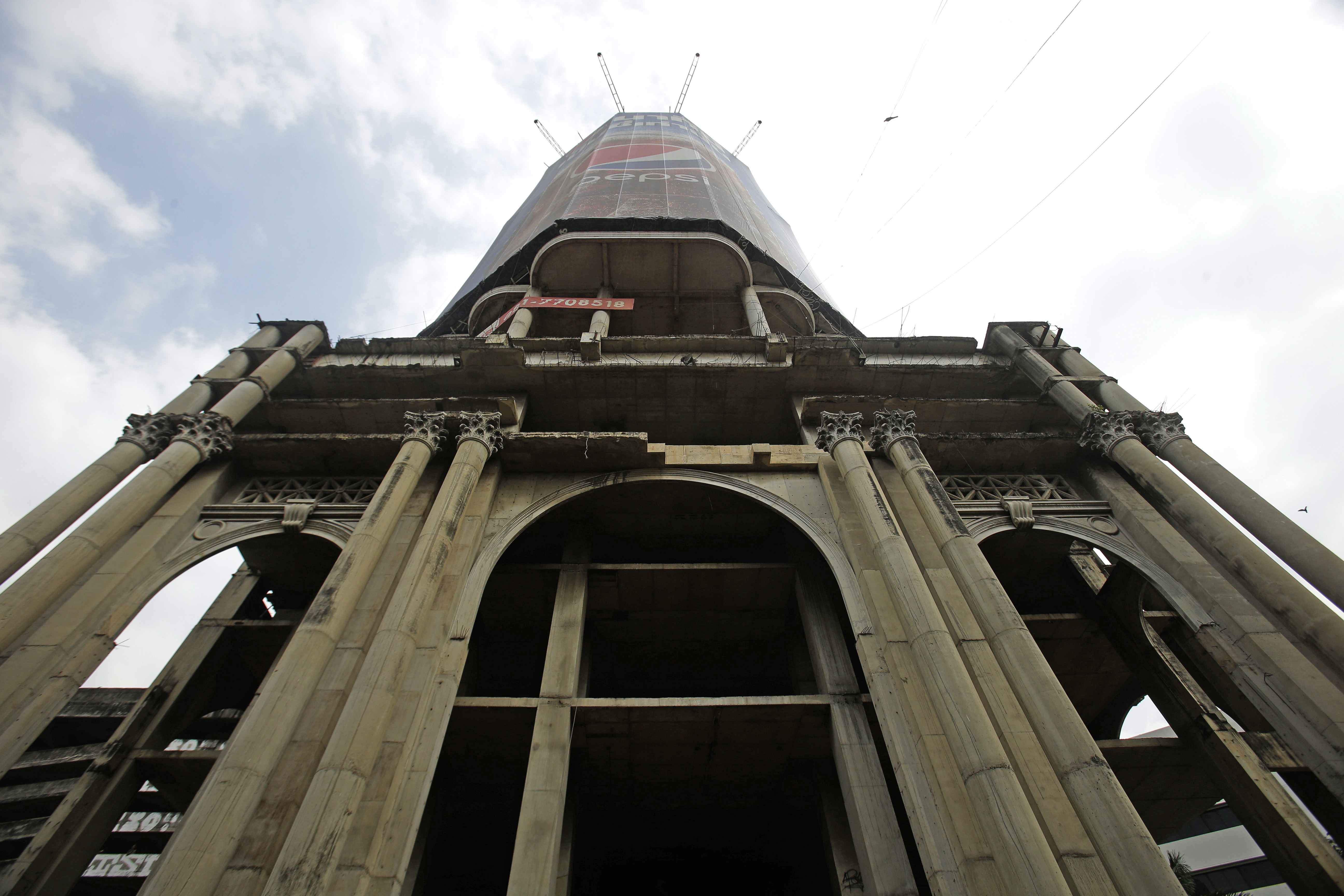 "Ghost Tower" haunts Bangkok 20 years after financial crisis