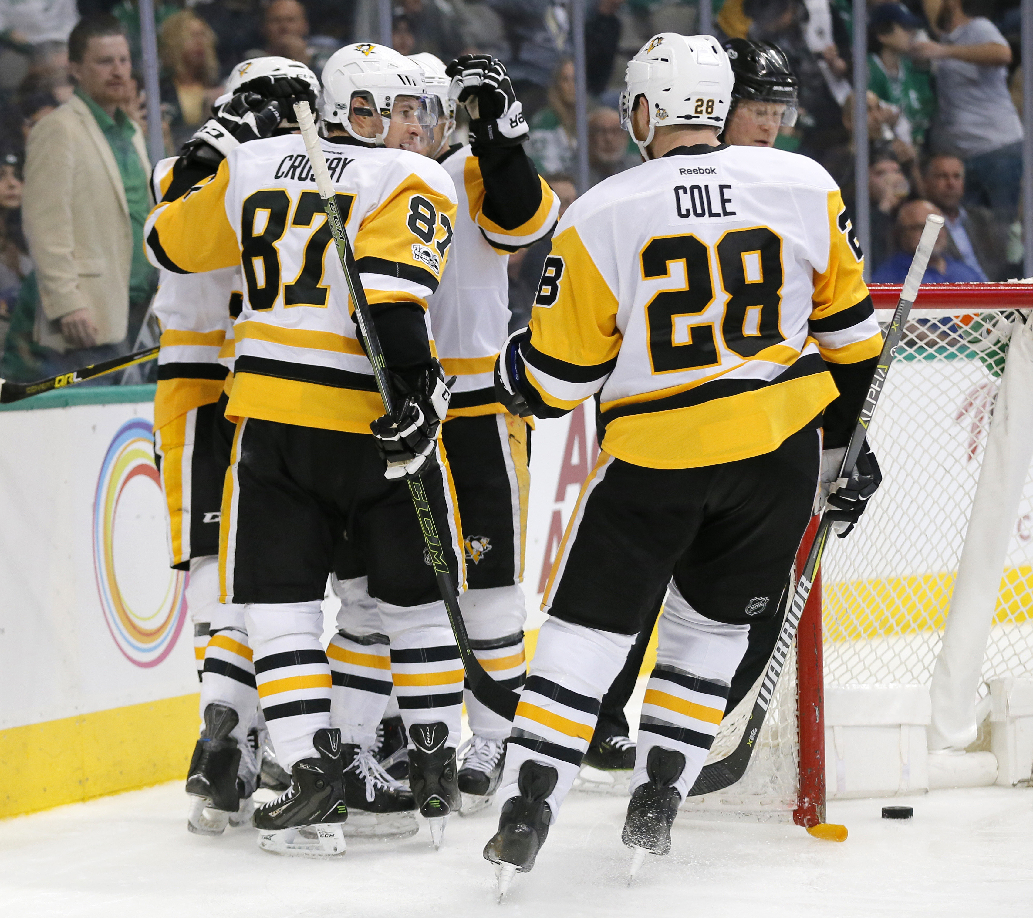 Penguins hold on to Fleury, bolster defense at deadline