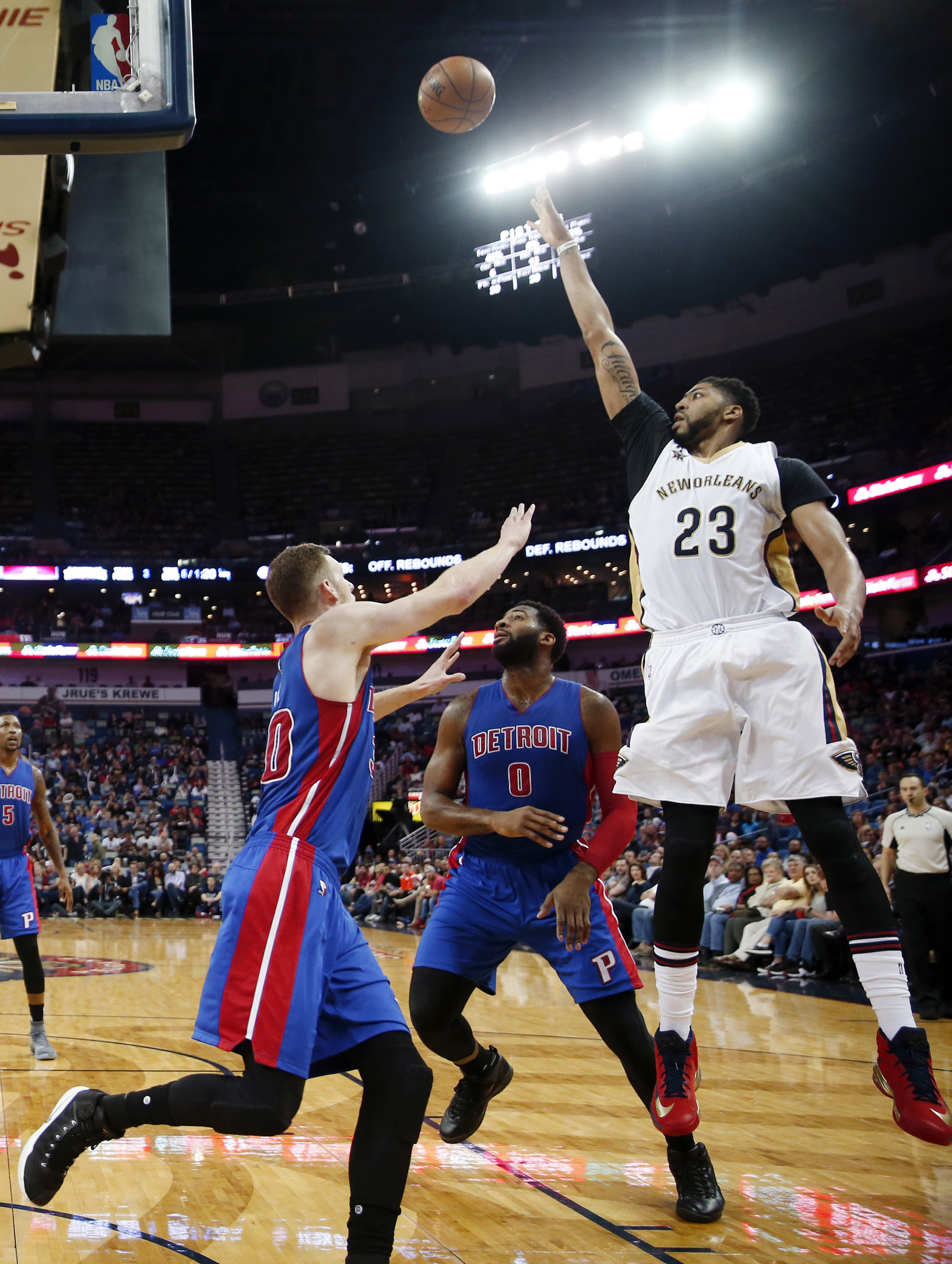 Davis scores 33, Pelicans beat Pistons 109-86