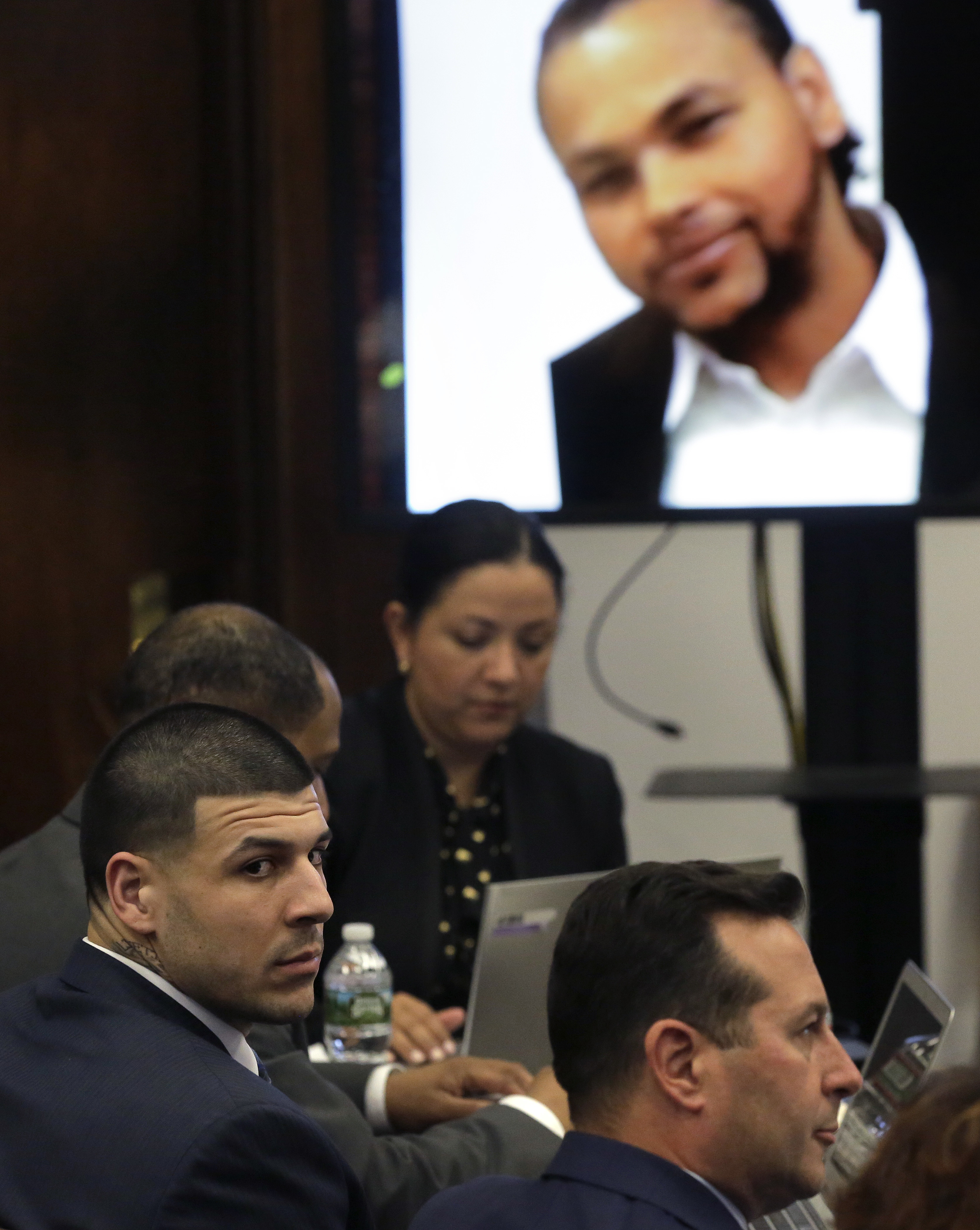 Prosecutor: Aaron Hernandez killed 2 over spilled drink