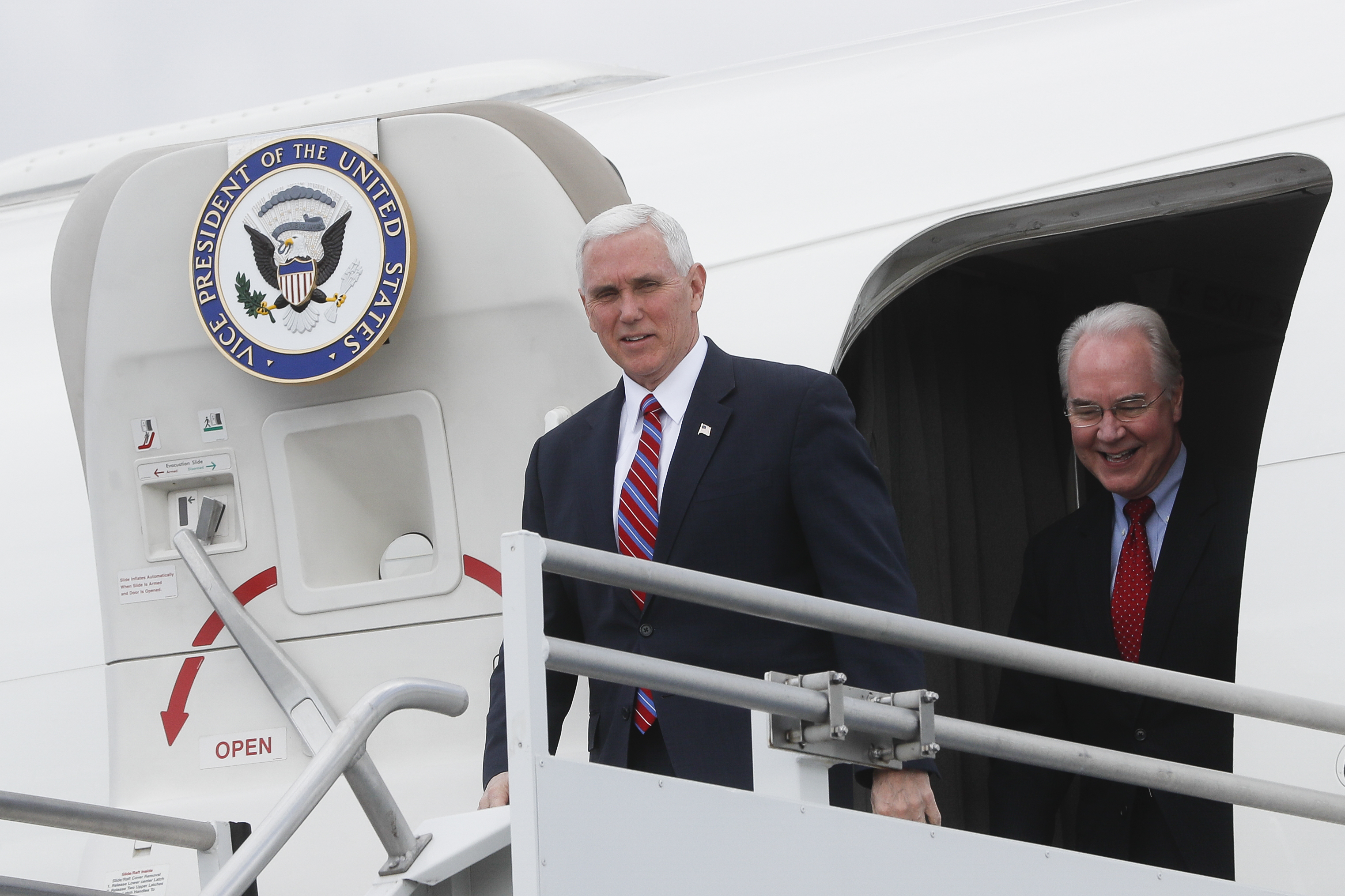 Pence, not Trump, to give Notre Dame commencement address