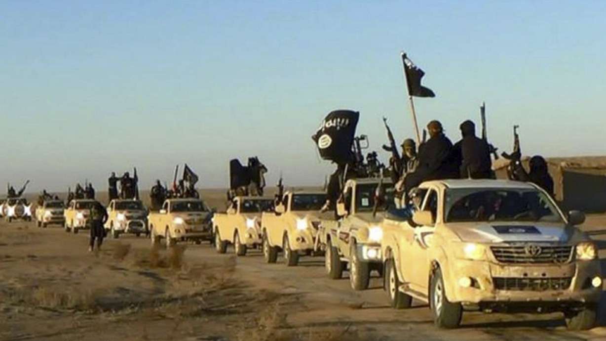 Rivals in Syria race to assault militants' 'capital' Raqqa