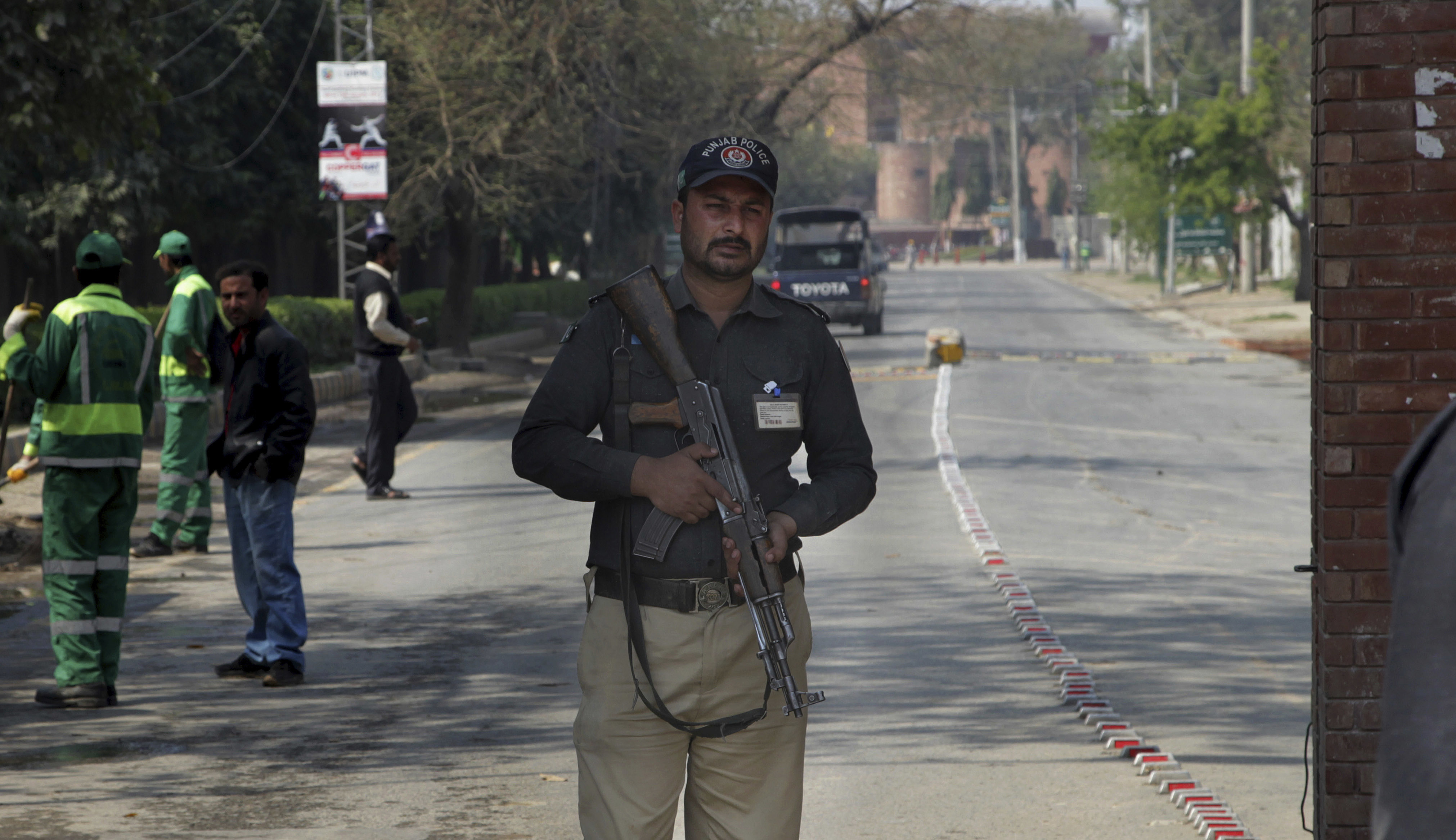 Sammy among foreign stars ready if Peshawar plays PSL final