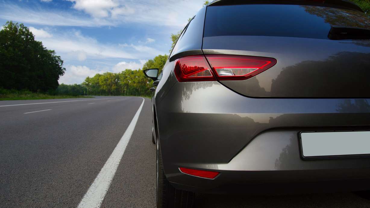 House pulls plug on tax credit for energy-efficient vehicles