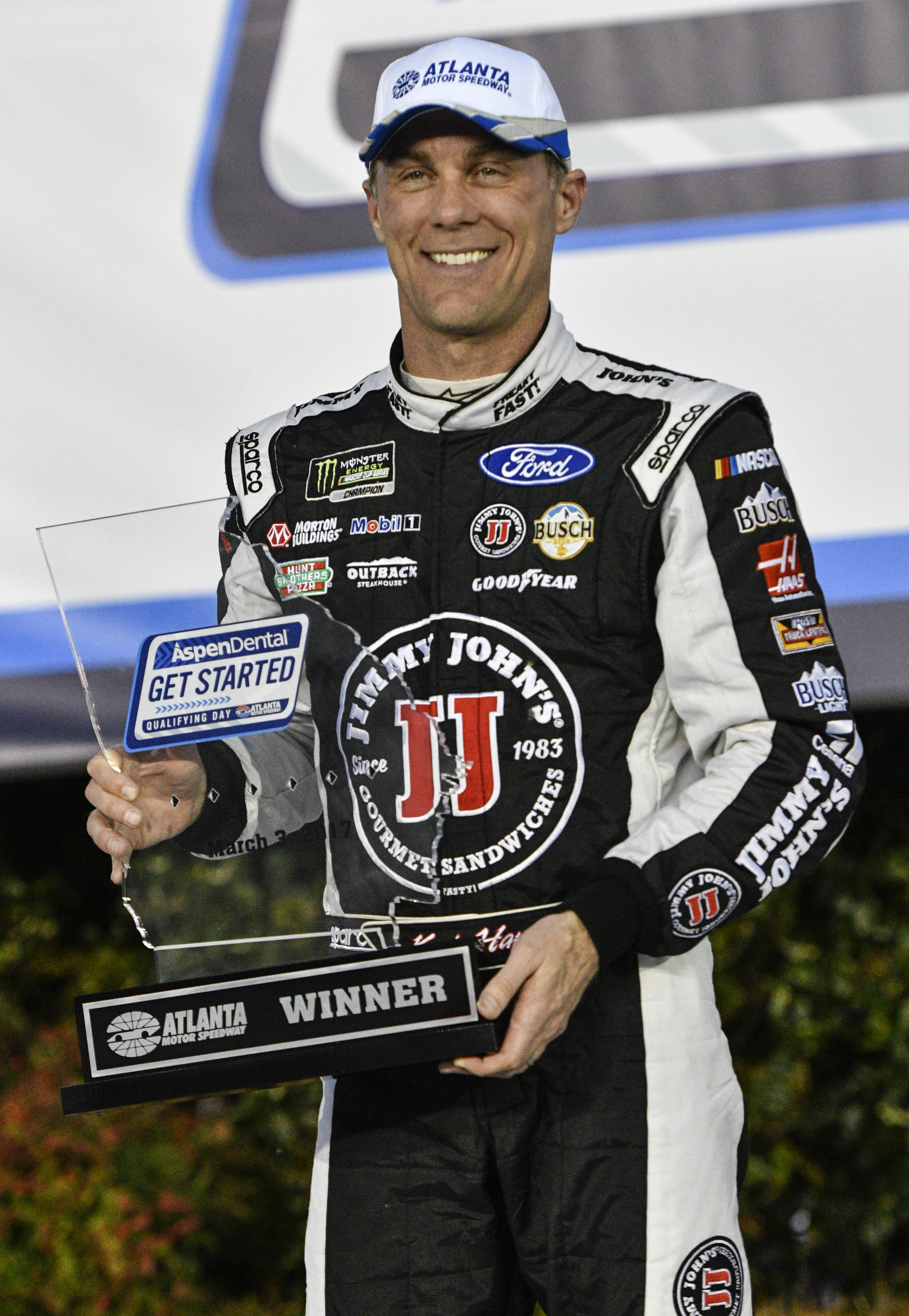 Kevin Harvick captures the pole at Atlanta Motor Speedway