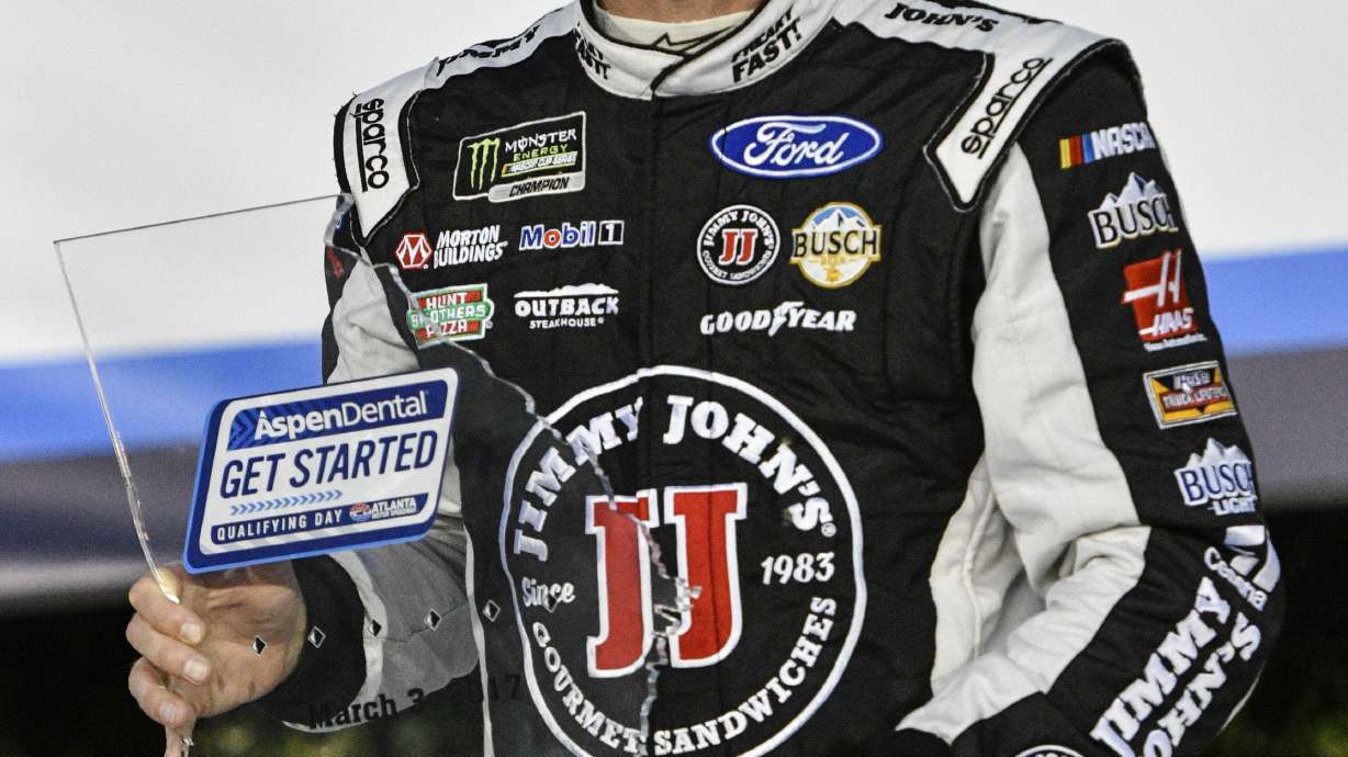 Kevin Harvick captures the pole at Atlanta Motor Speedway