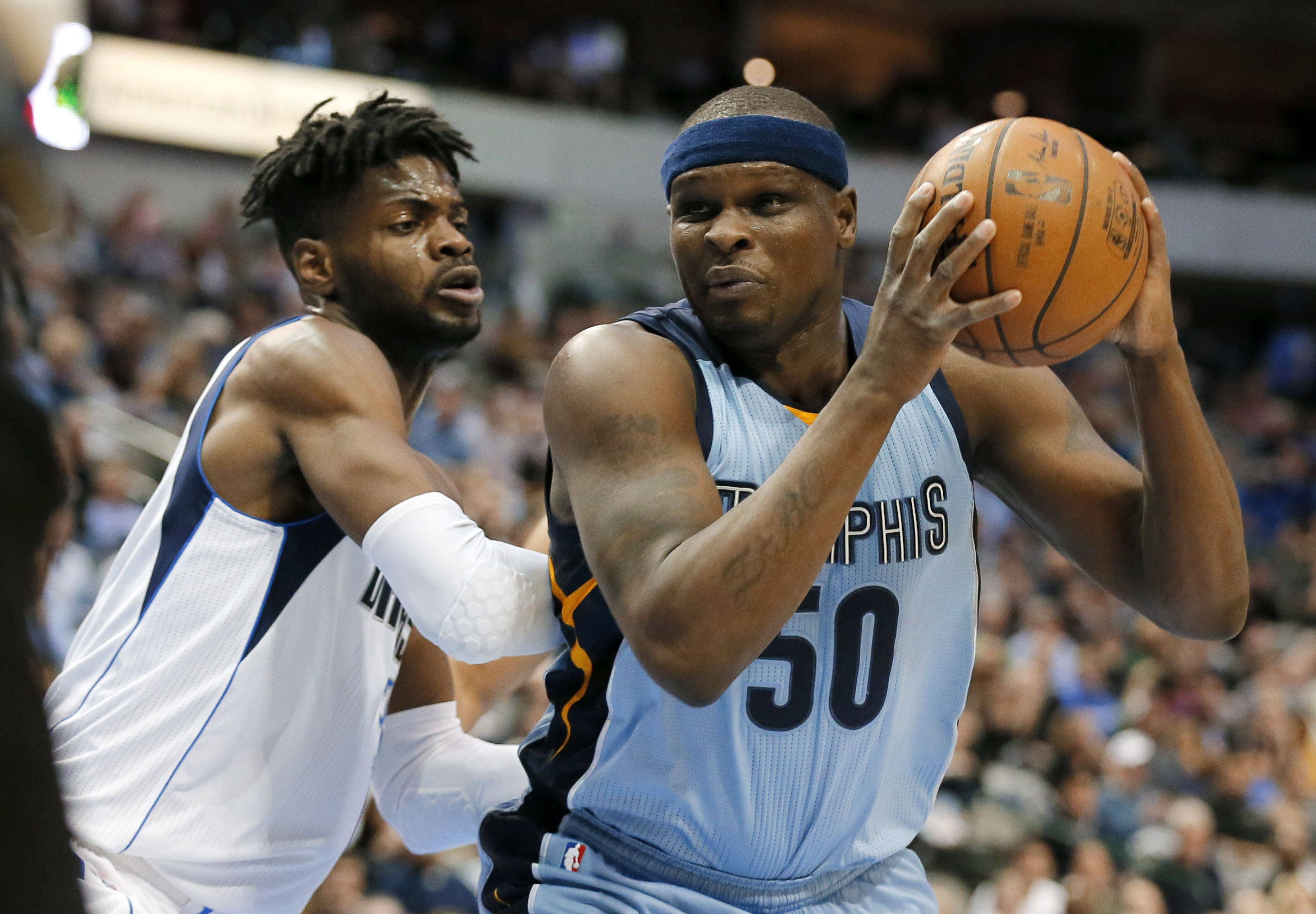 Curry, Noel lead retooled Mavericks past Grizzlies 104-100