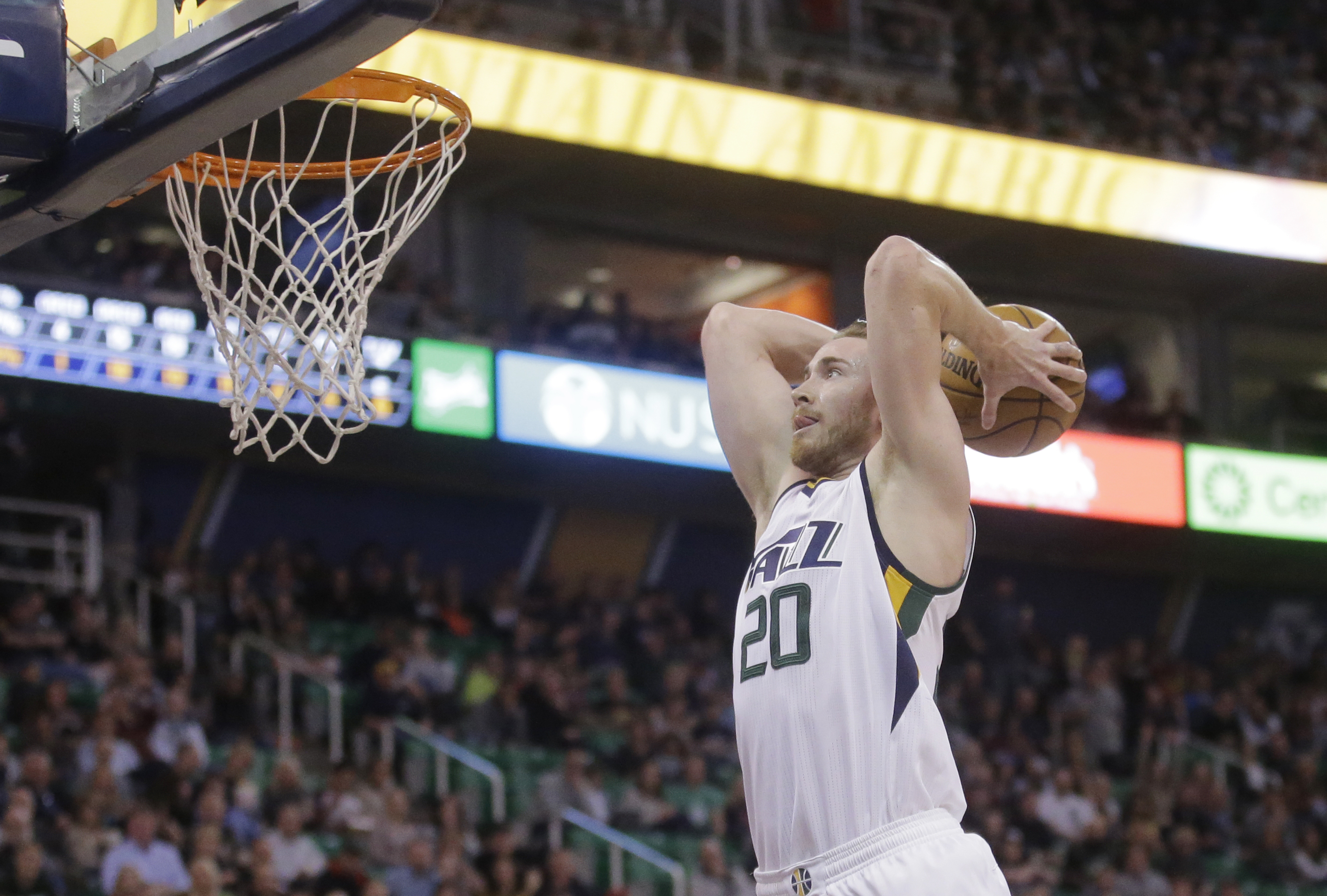 Hill scores 34, Jazz beat Nets 112-97 in wire-to-wire win