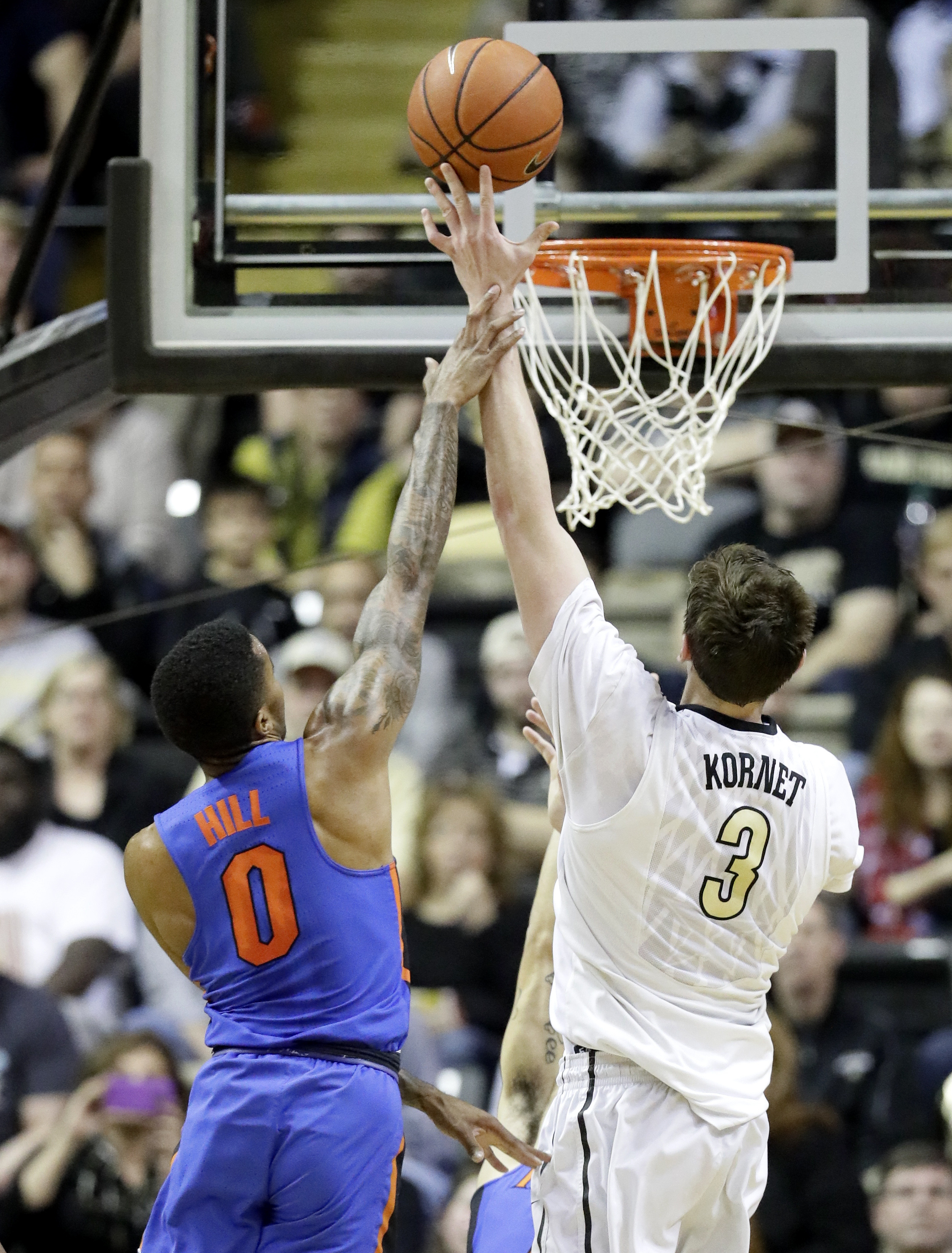 Vanderbilt rallies from 12 down, upsets No. 12 Florida 73-71