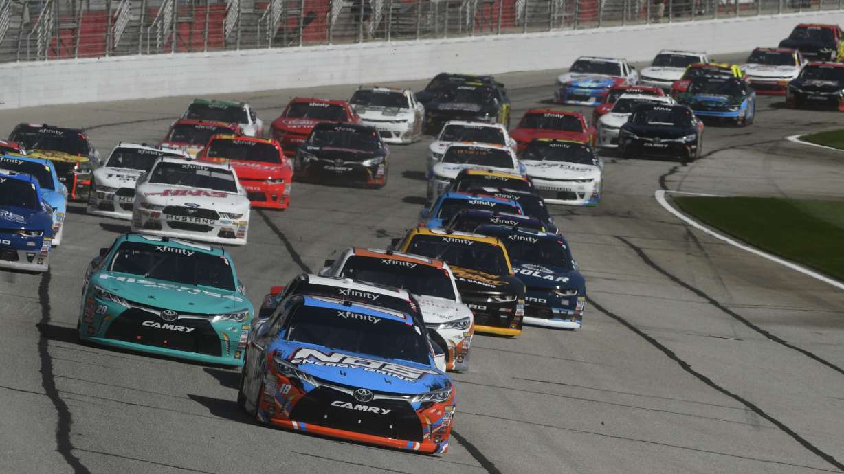 Kyle Busch wins Atlanta Xfinity race for 2nd year in a row