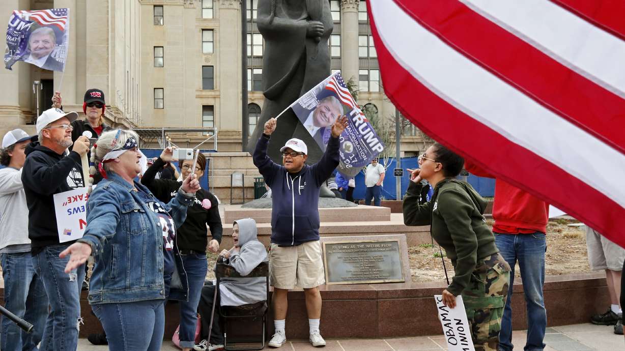 The Latest: 10 arrested in pro-Trump rally in Berkeley