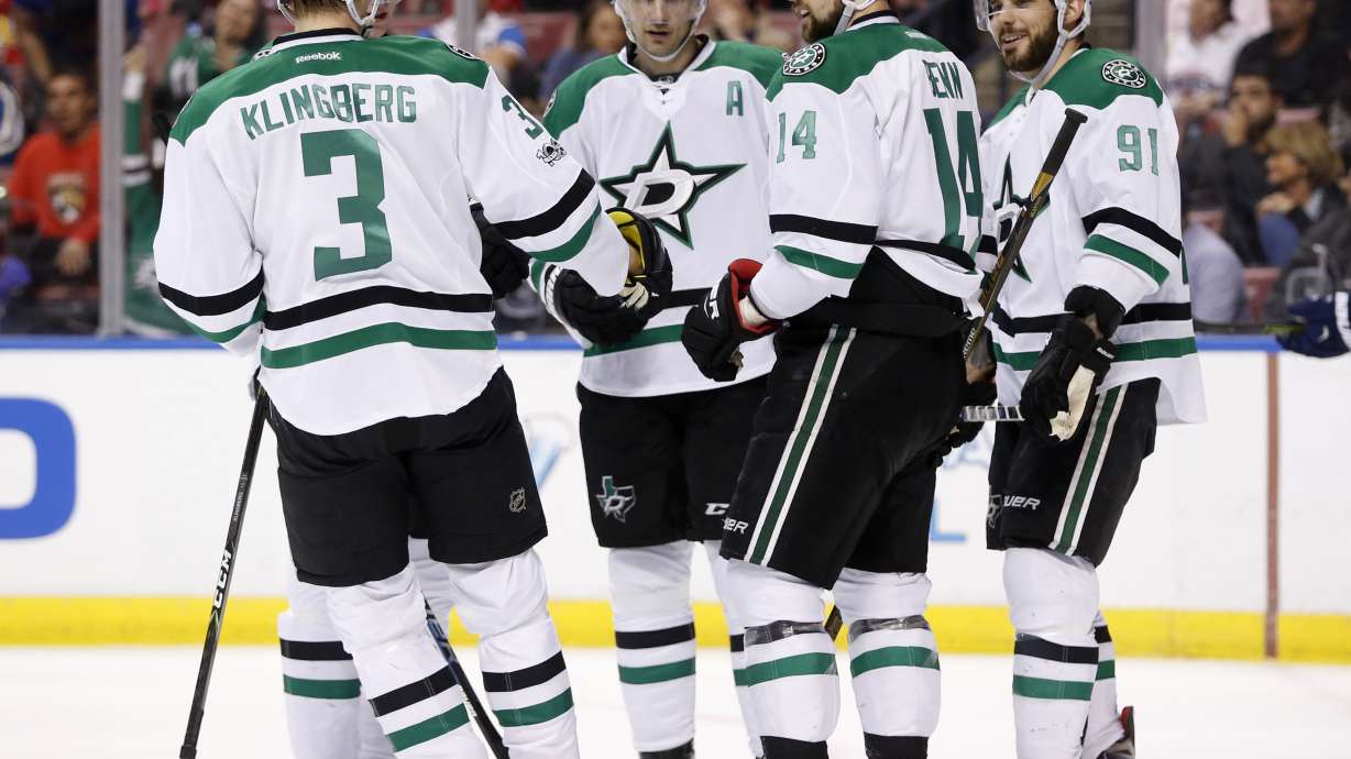 Klingberg's late goal lifts Stars over Panthers 2-1