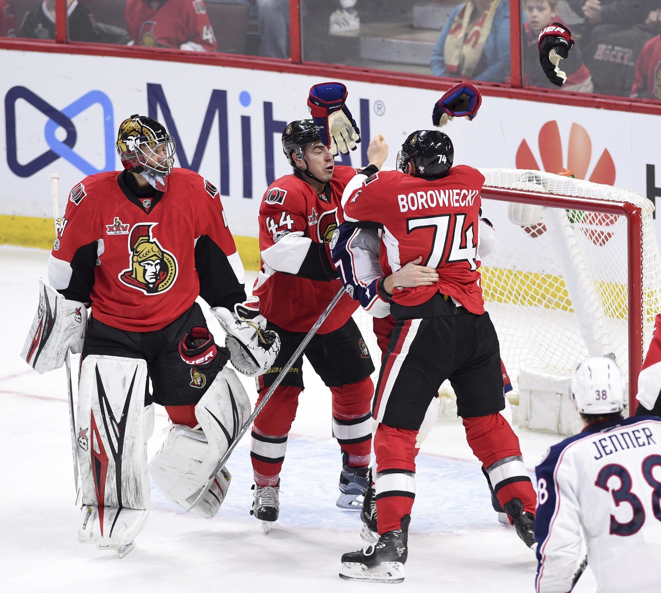 Smith scores short-handed to lift Senators over Jackets 3-2