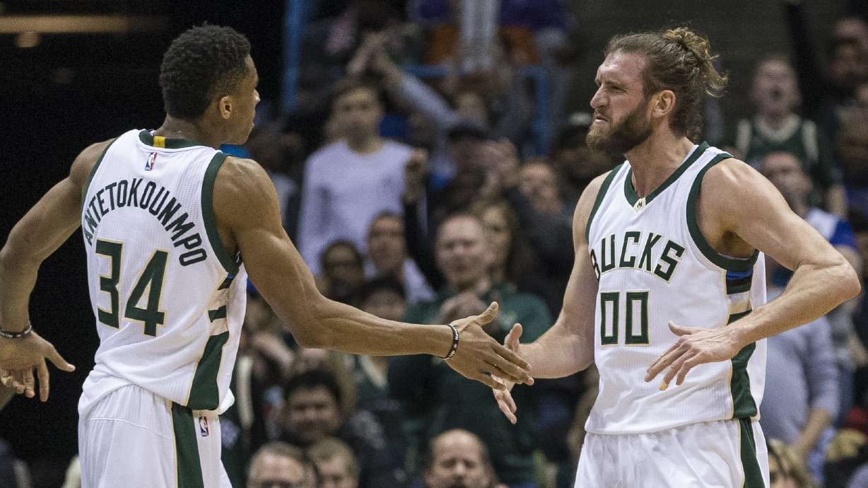 Middleton's season-high 24 points lead Bucks past Raptors