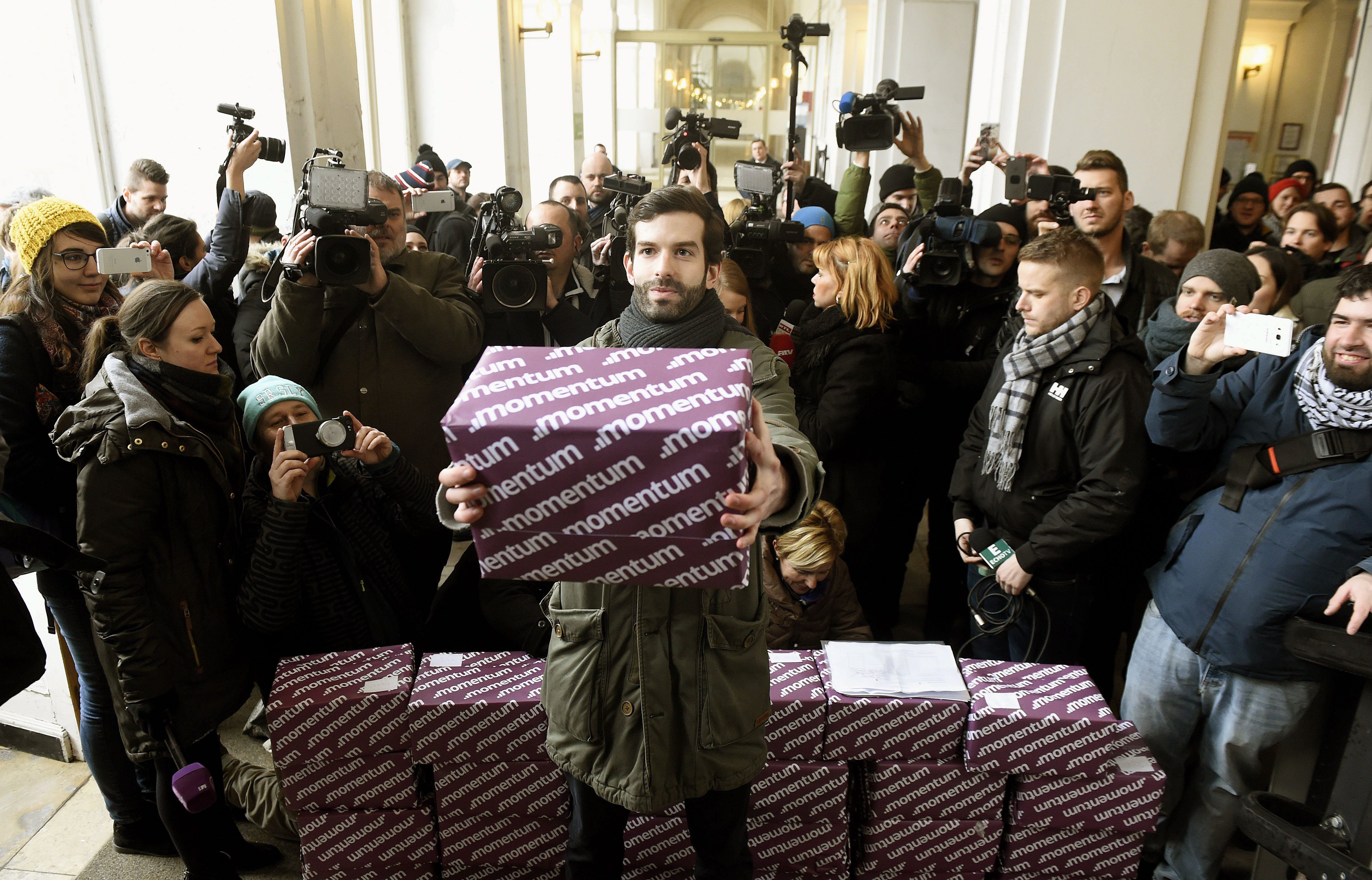 Hungary: Group which led Olympic bid retreat enters politics